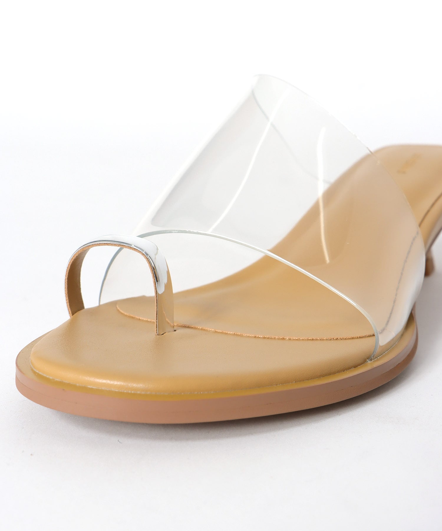 Toe ring sandals