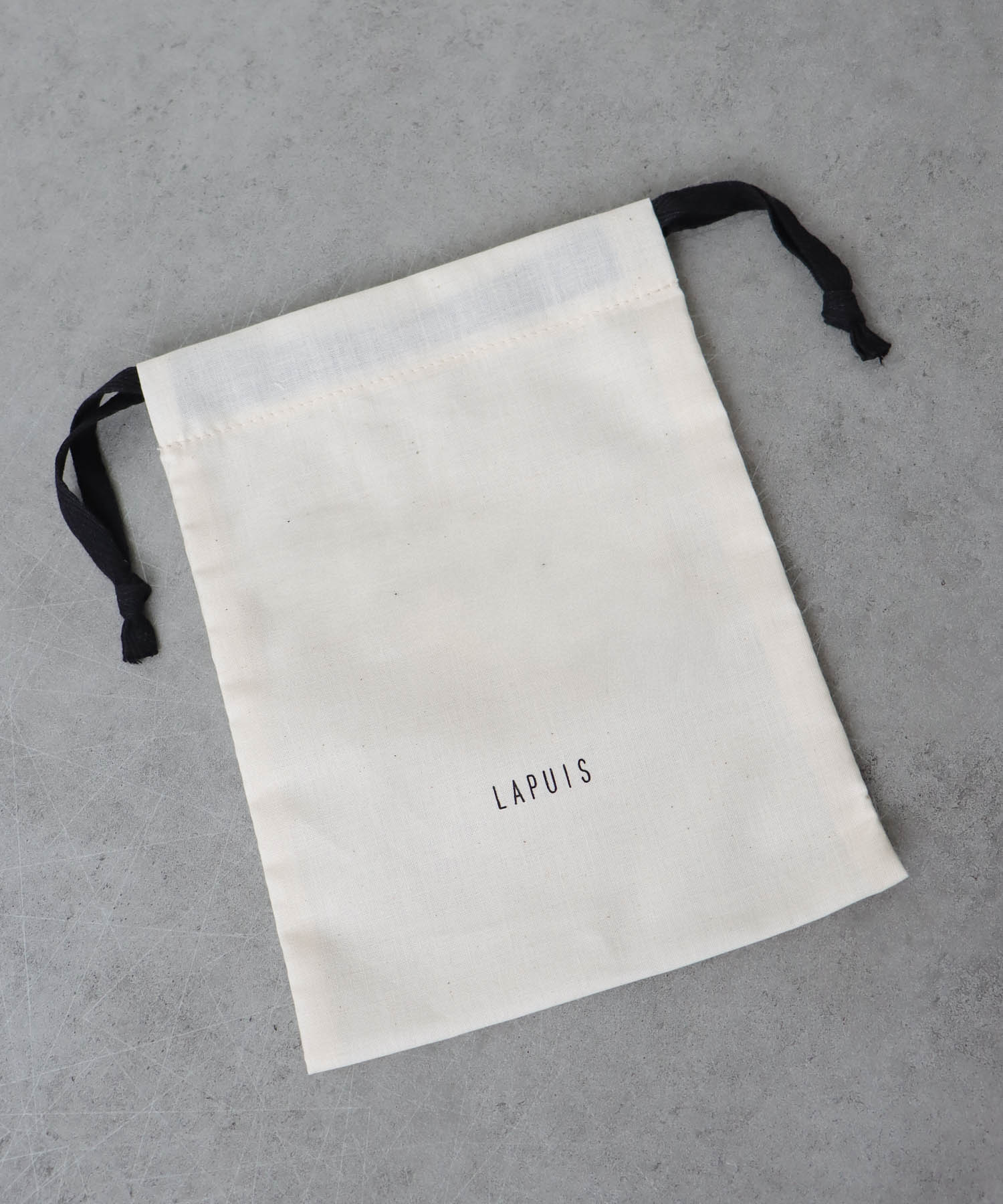 ＜WEB限定＞Oui ブローチ