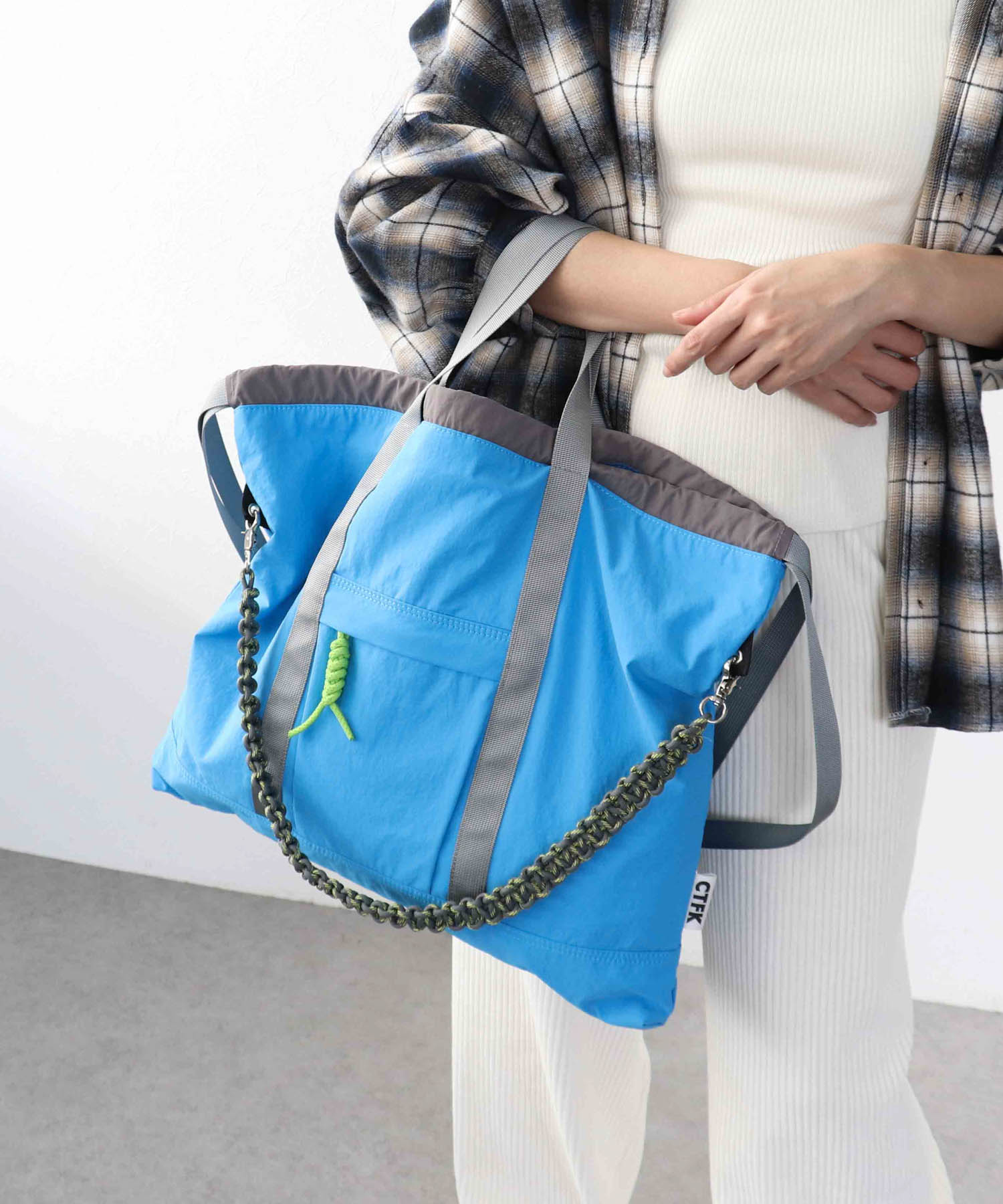 ナイロン3WAYスクエアトート