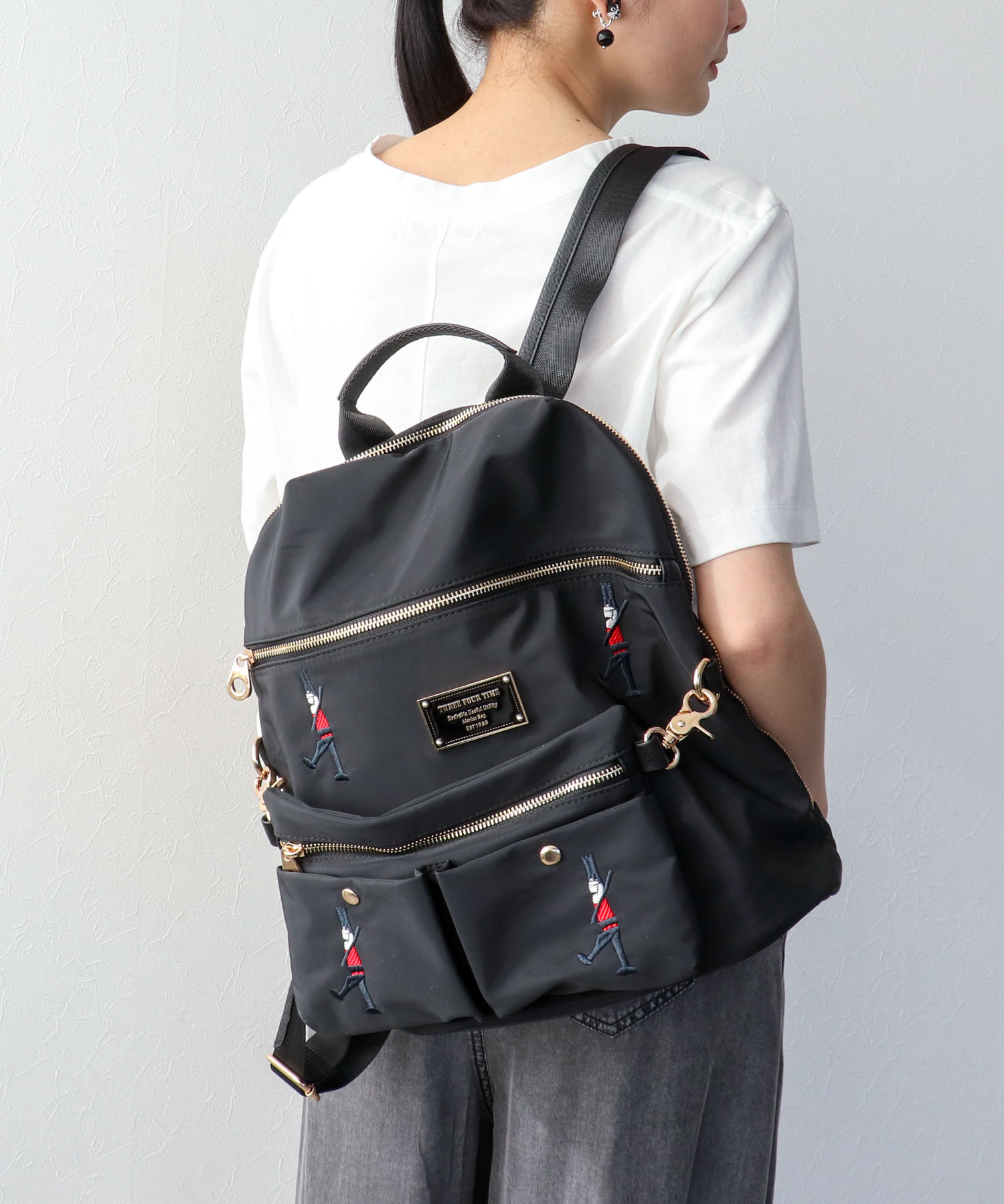 ショルダーポーチ付き刺繍4WAYナイロンリュック