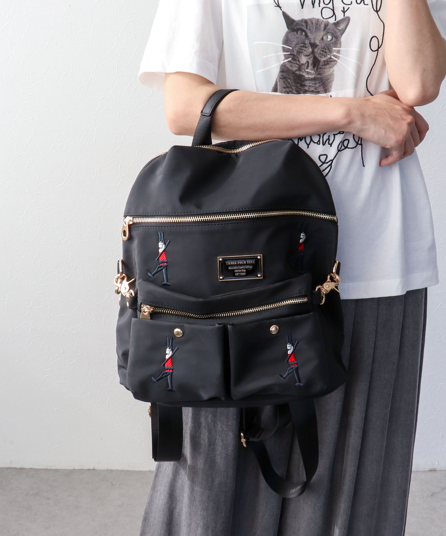 ショルダーポーチ付き刺繍4WAYナイロンリュック