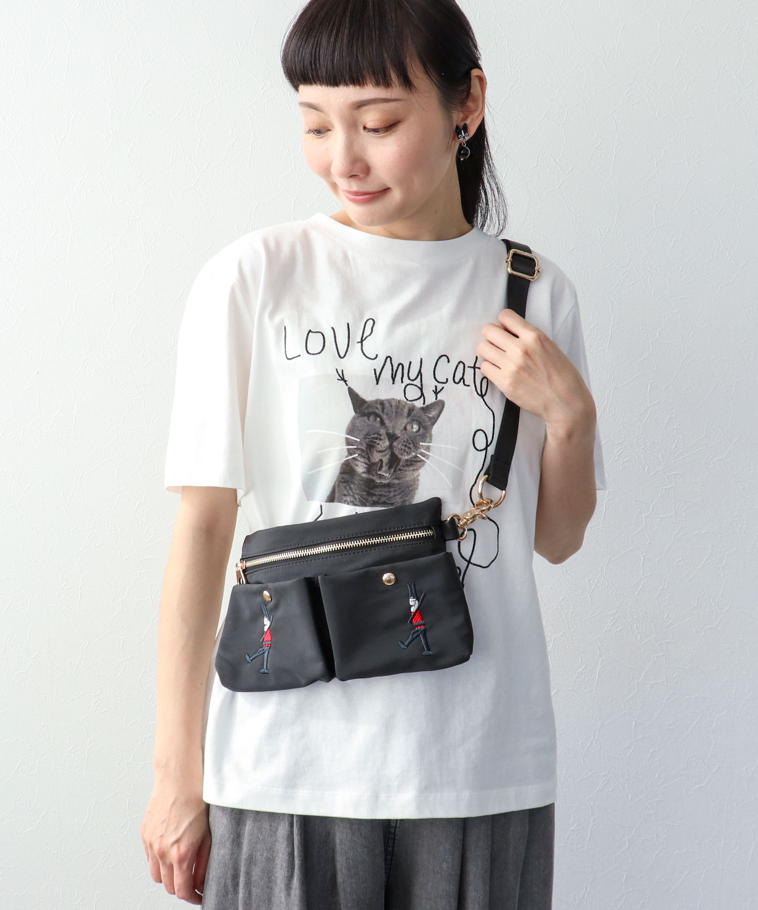 ショルダーポーチ付き刺繍4WAYナイロンリュック