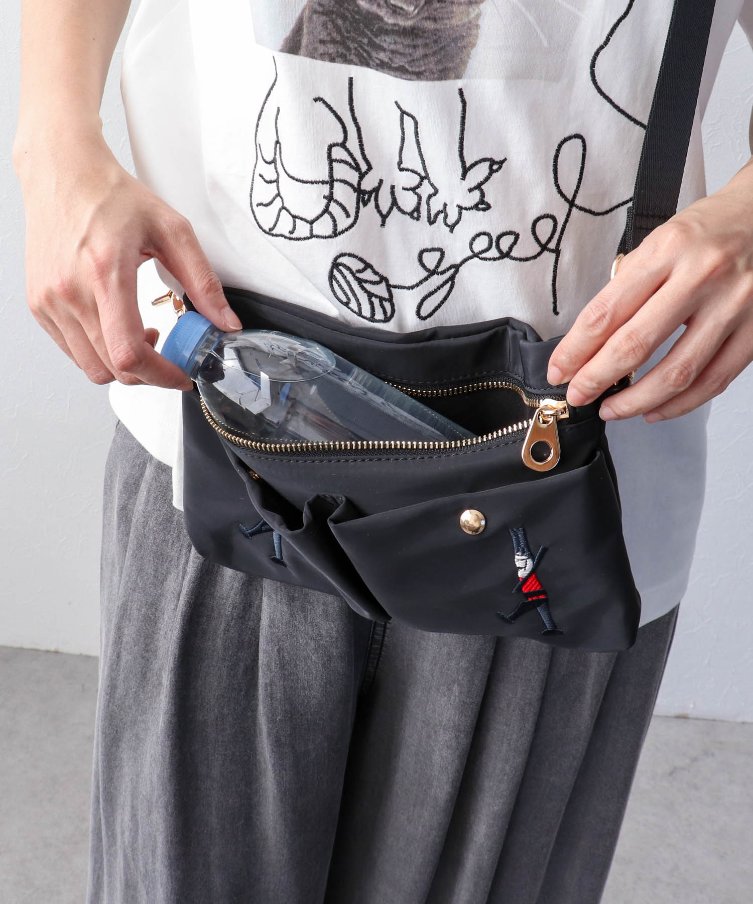 ショルダーポーチ付き刺繍4WAYナイロンリュック