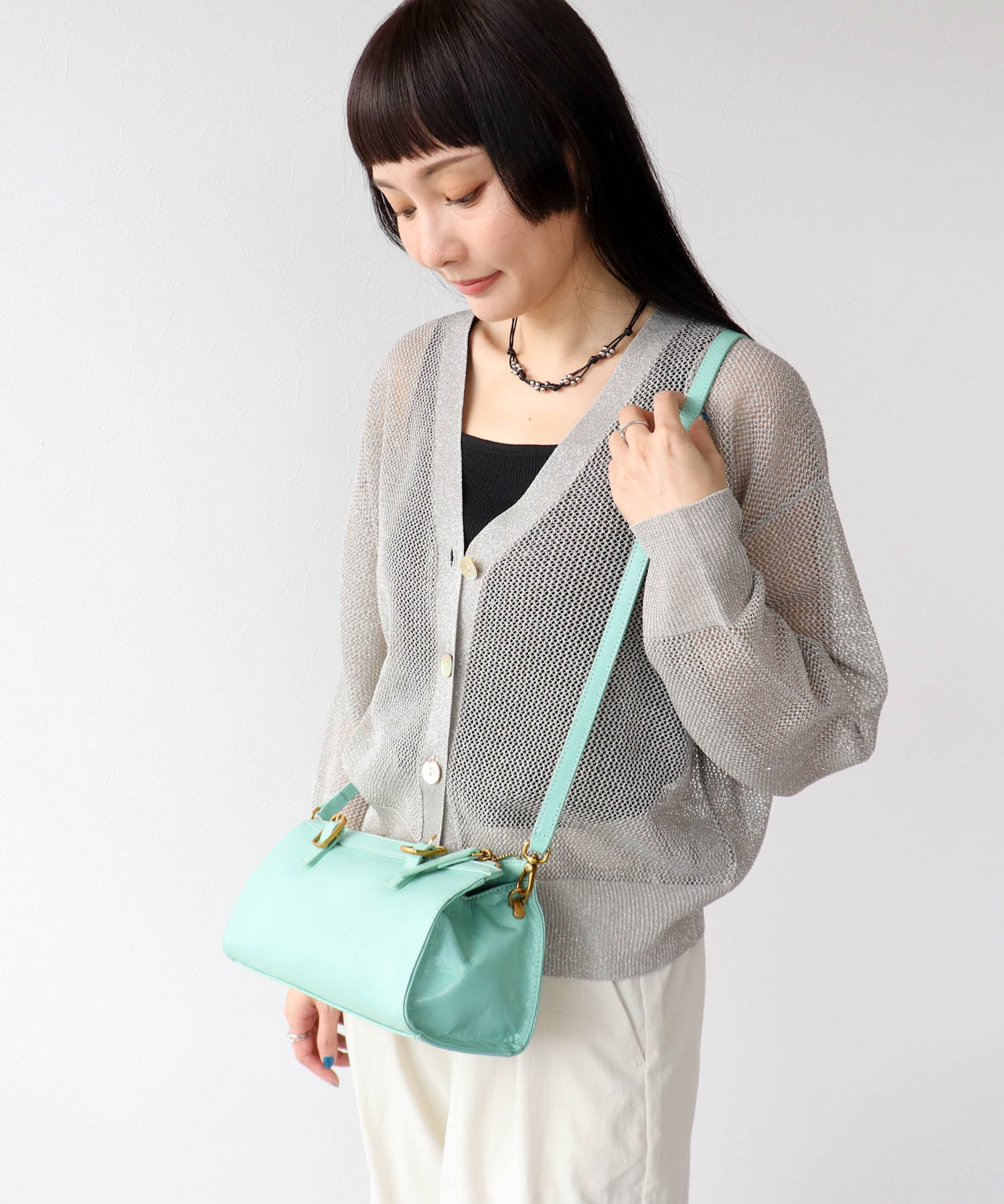 牛革横長ベルトショルダー