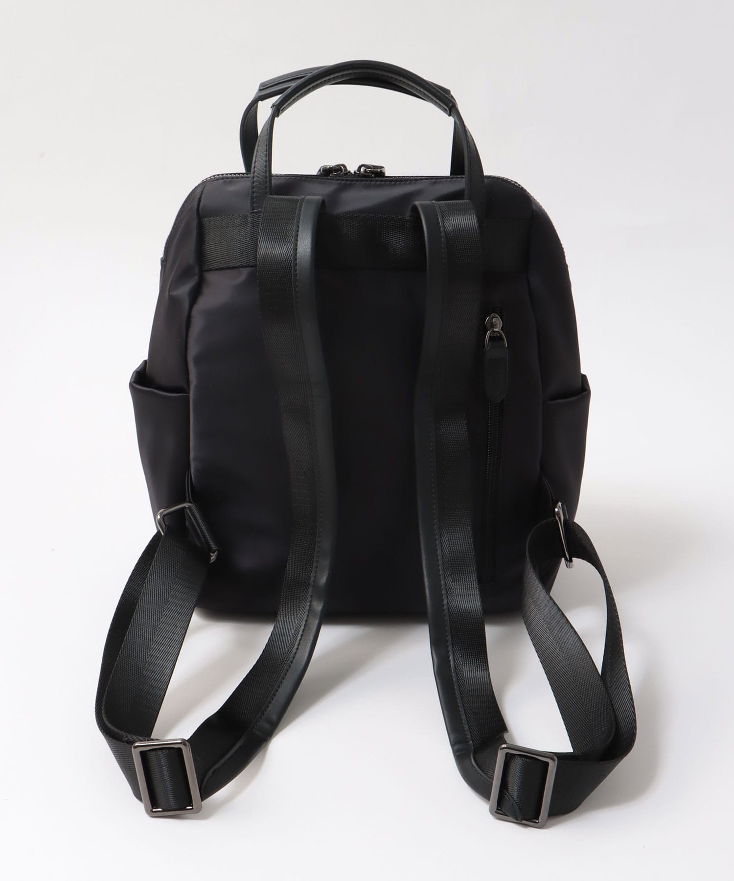 トリムレザースタッズ持ち手リュック