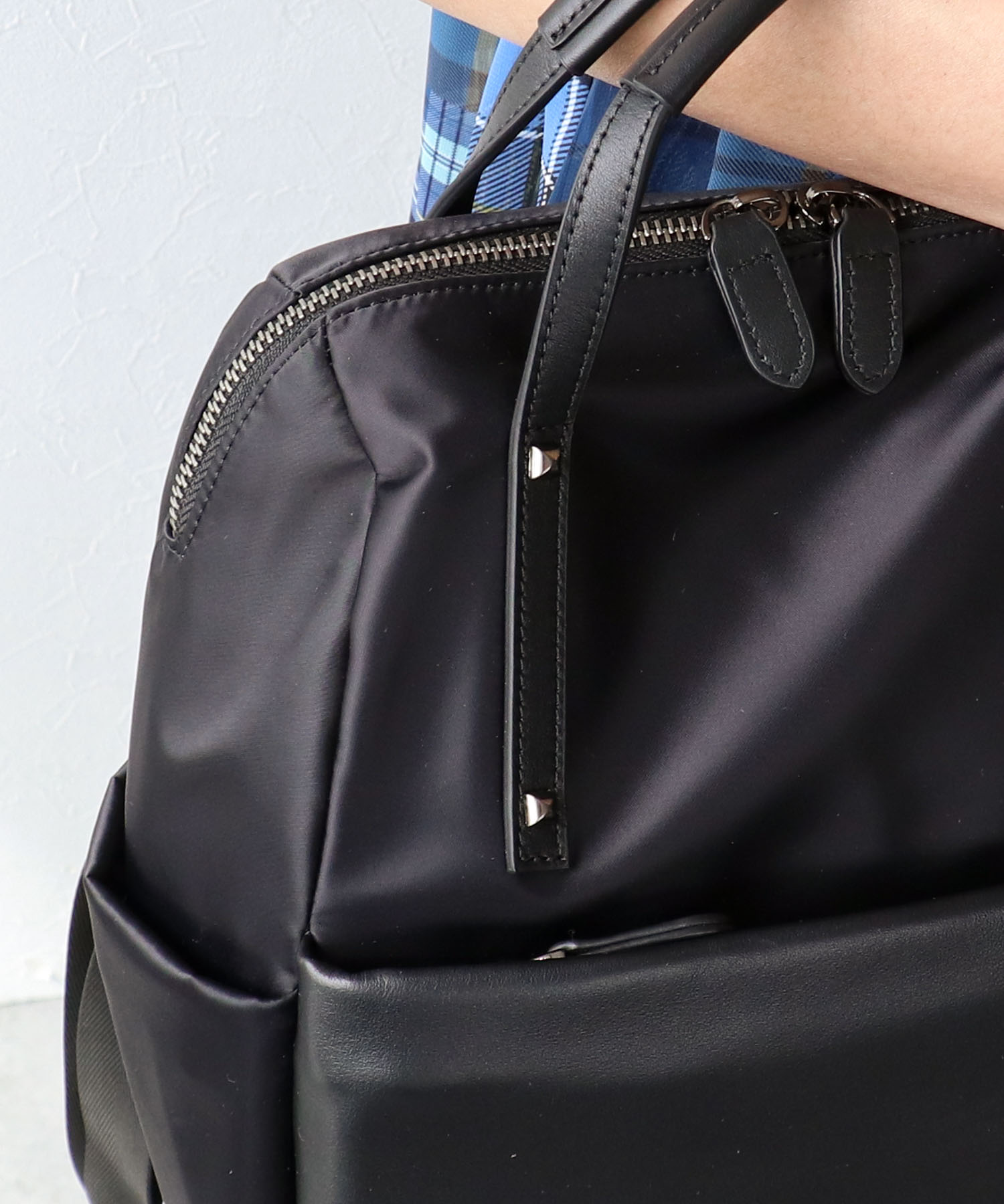 トリムレザースタッズ持ち手リュック