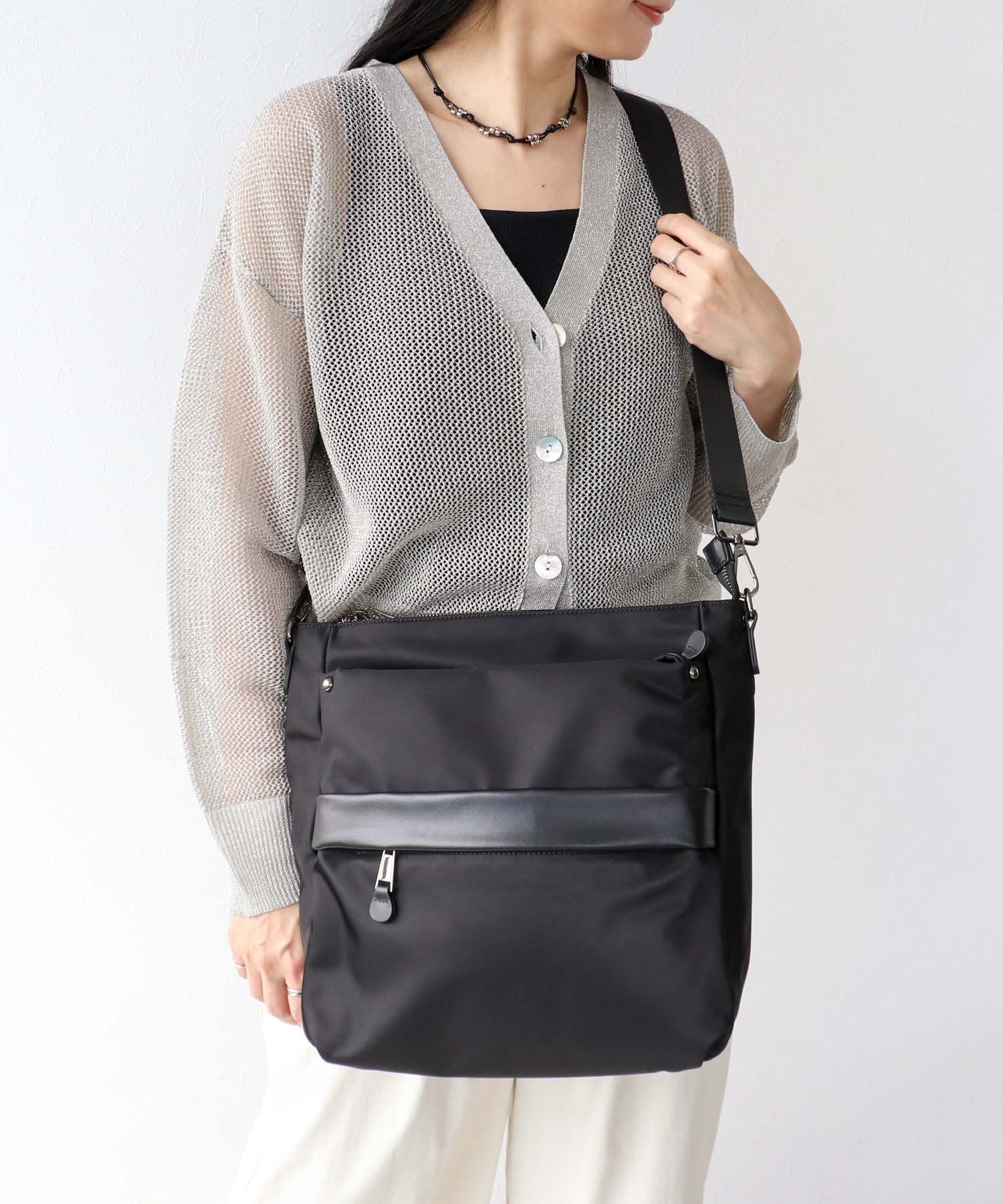 トリムレザーナイロンマチ付きトート