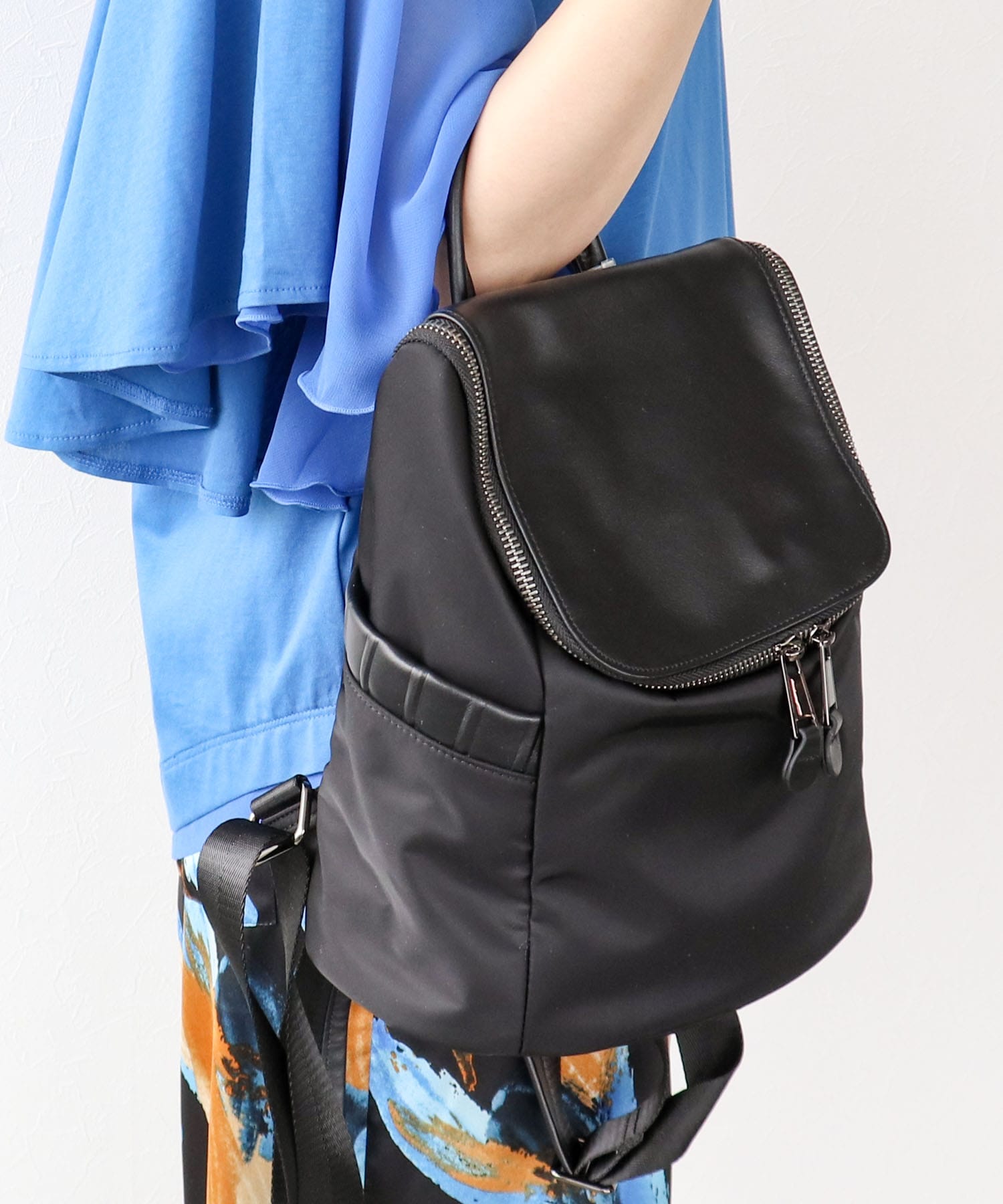 トリムレザーナイロンリュック