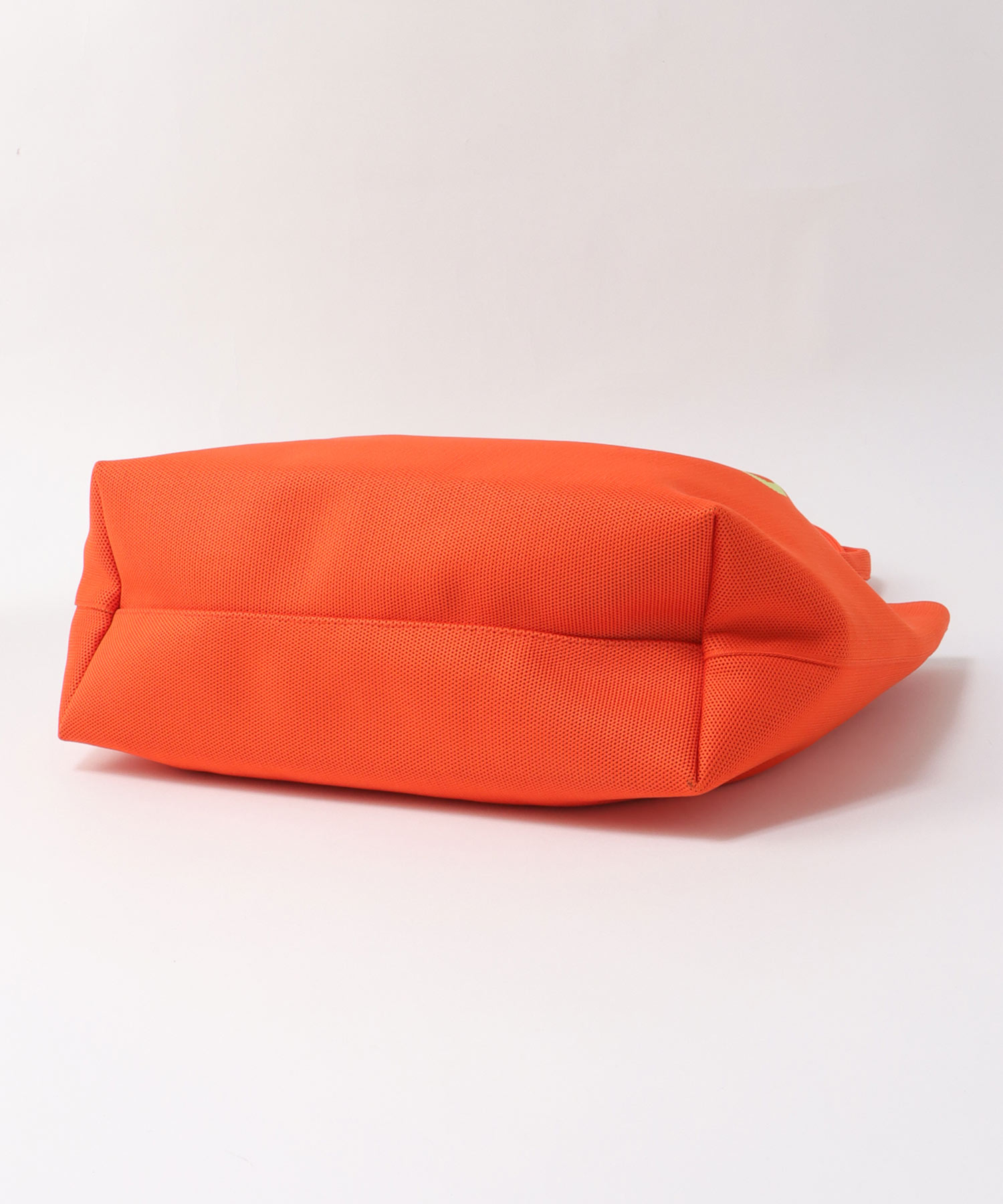 【2/26(木)12時予約開始】ソラーナバケーションロゴニットトート