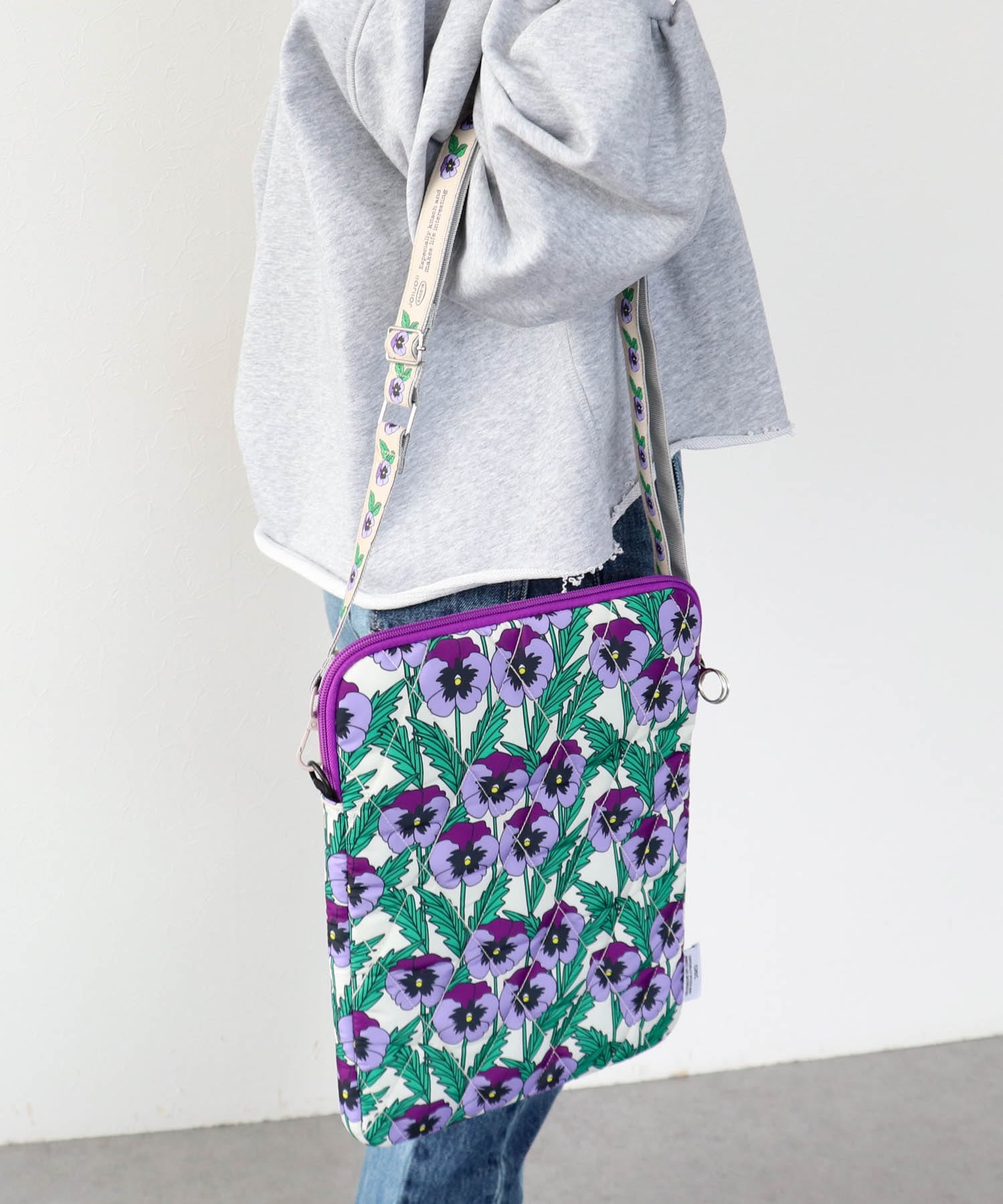 【JOliJOli】チックスマホストラップ L