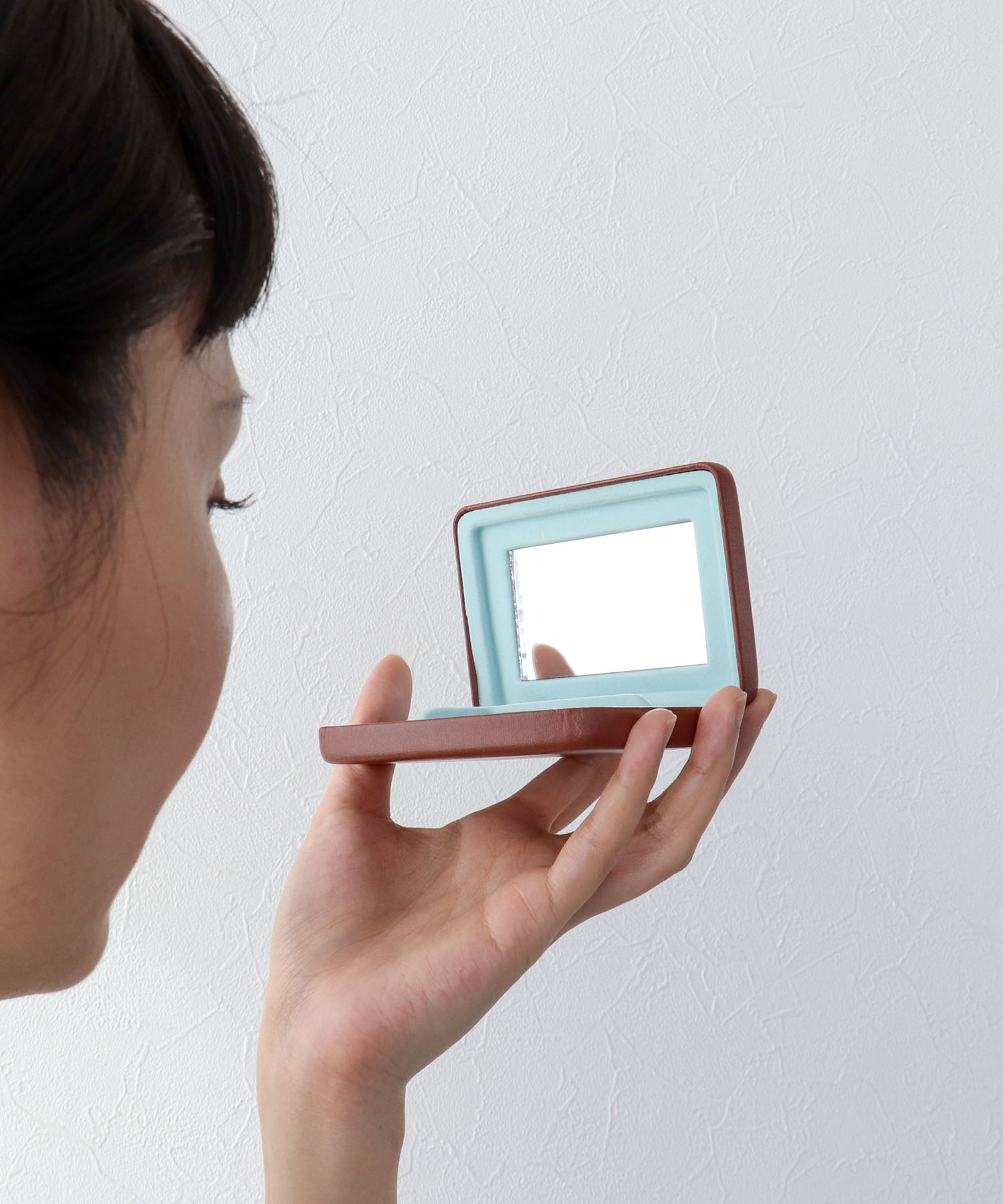 【JOliJOli】FTキャリング刺繍コンパクトケース