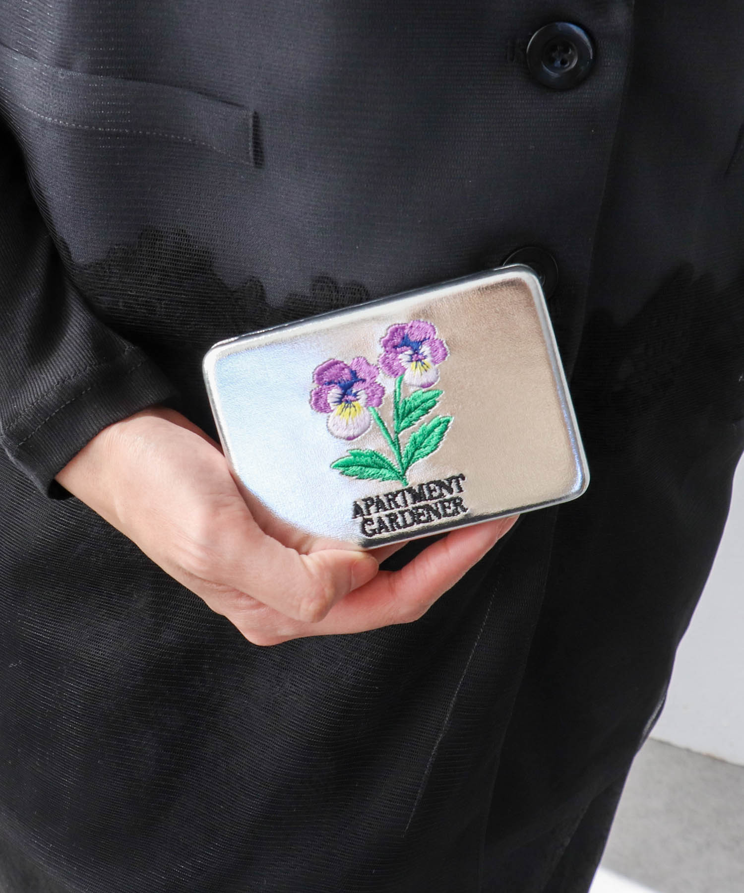 【JOliJOli】FTキャリング刺繍コンパクトケース