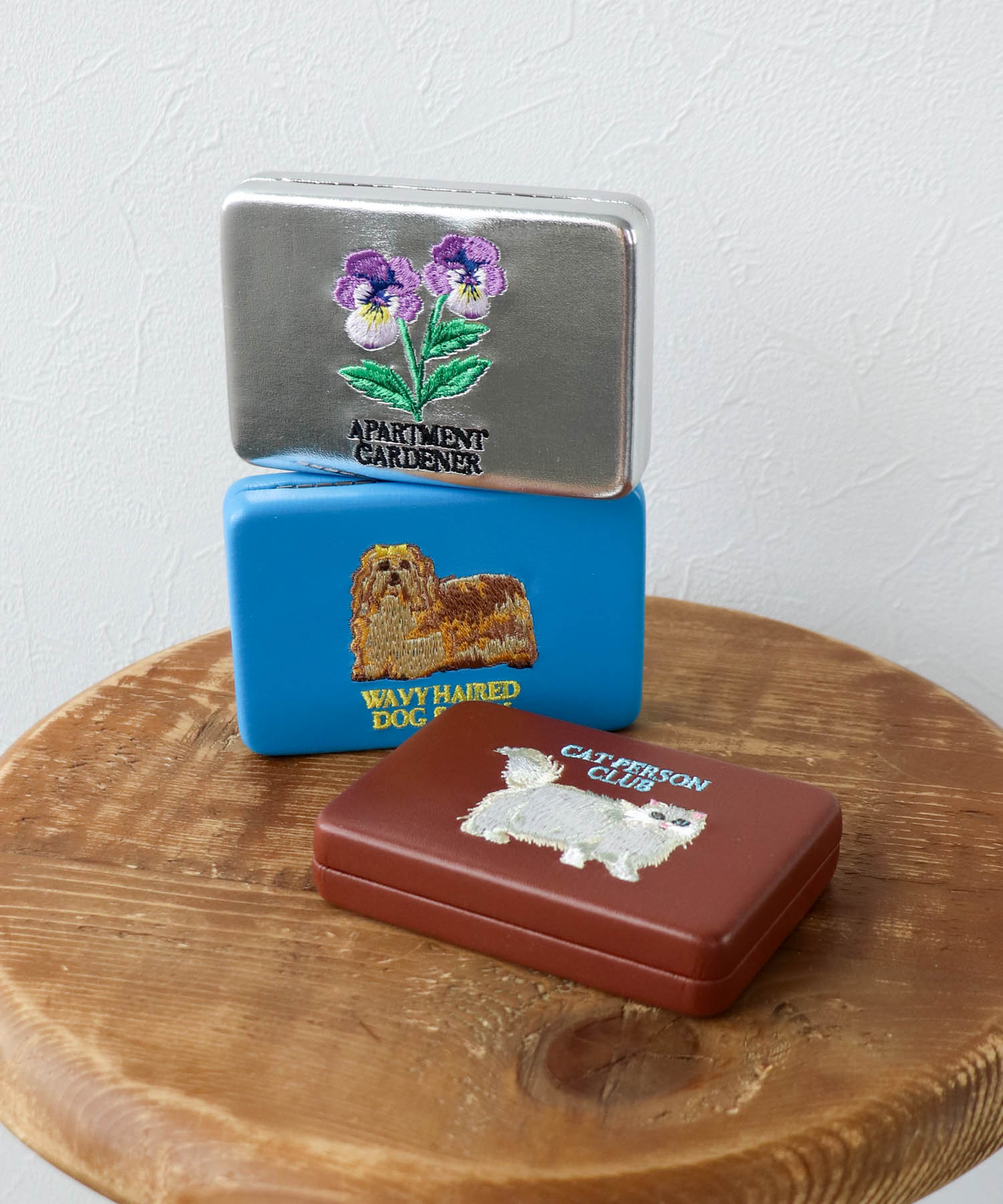 【JOliJOli】FTキャリング刺繍コンパクトケース