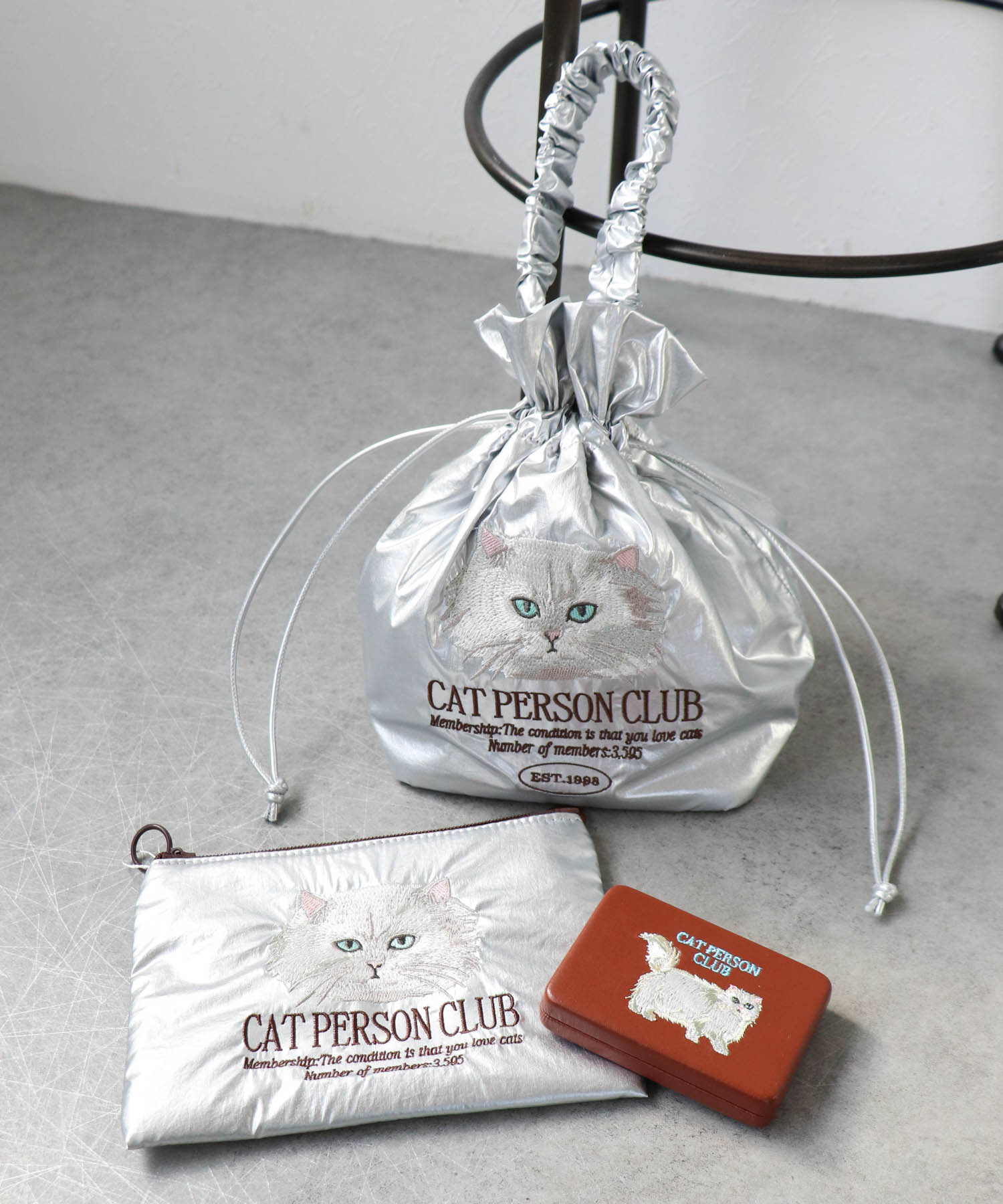 【JOliJOli】FTキャリング刺繍コンパクトケース