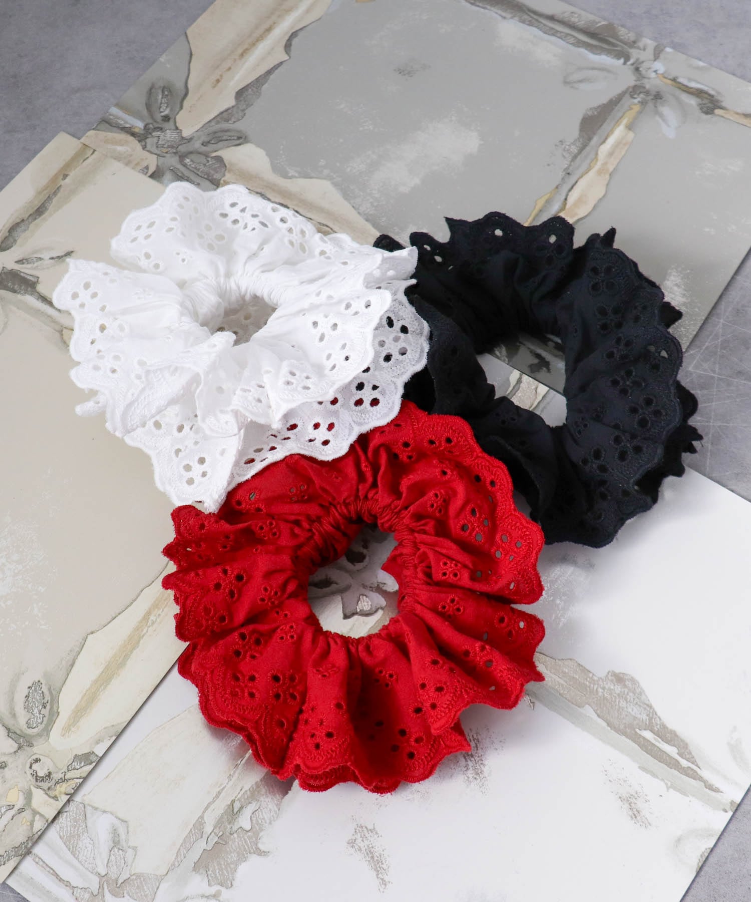 スカラップレースシュシュ