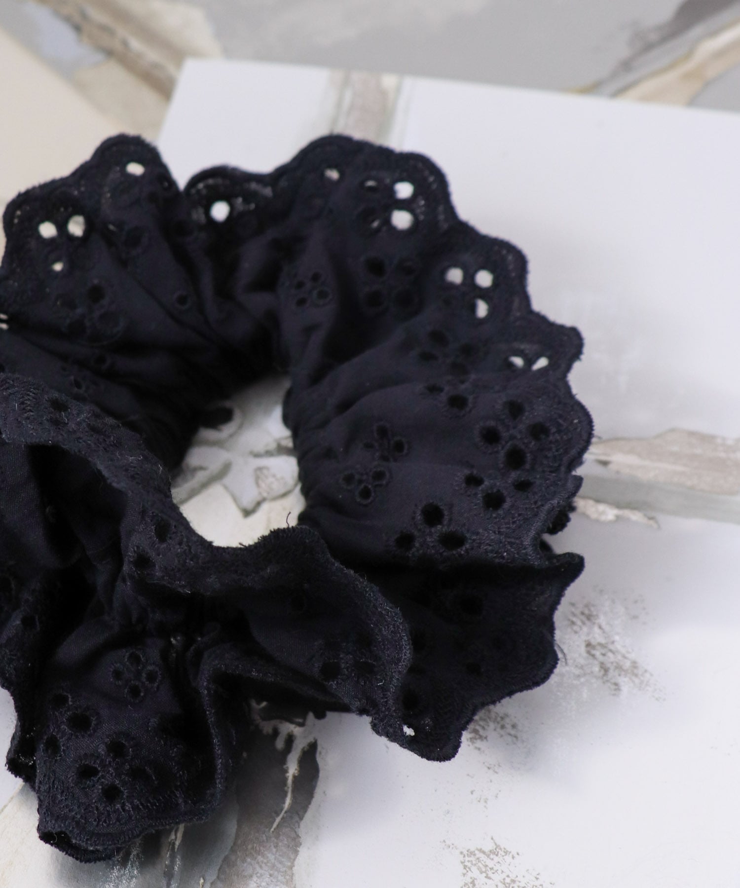 スカラップレースシュシュ