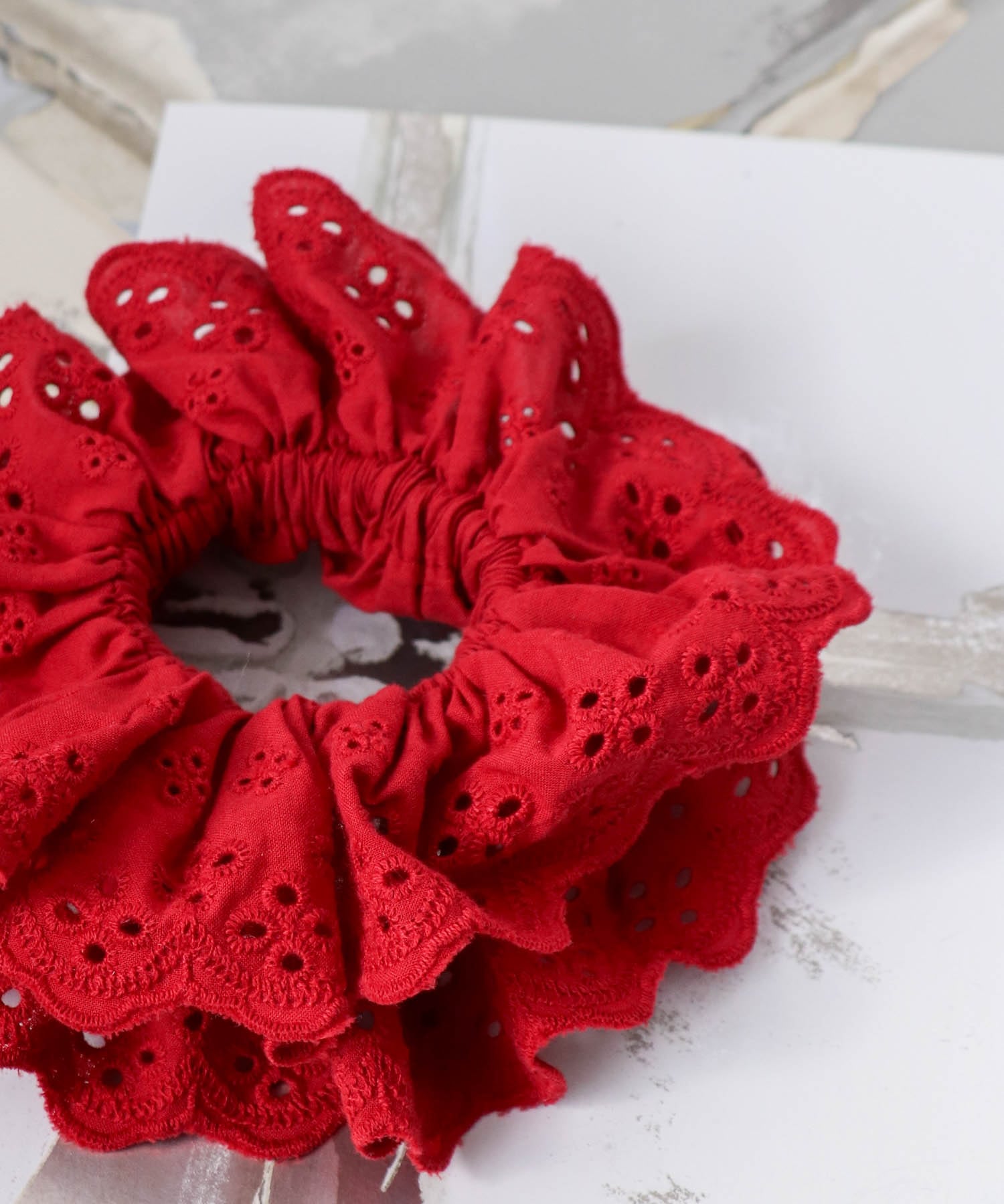 スカラップレースシュシュ