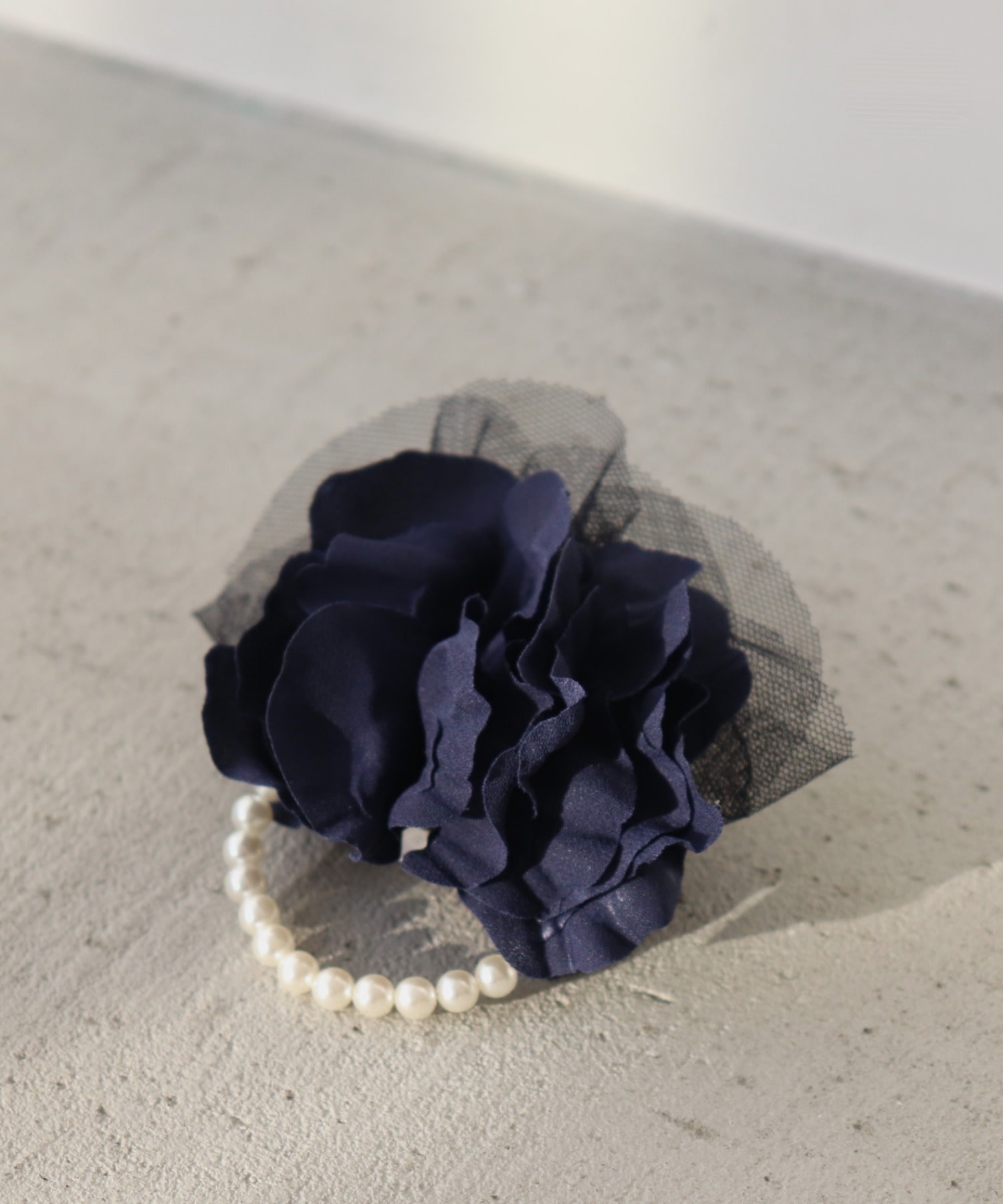 フリル×パールコサージュ