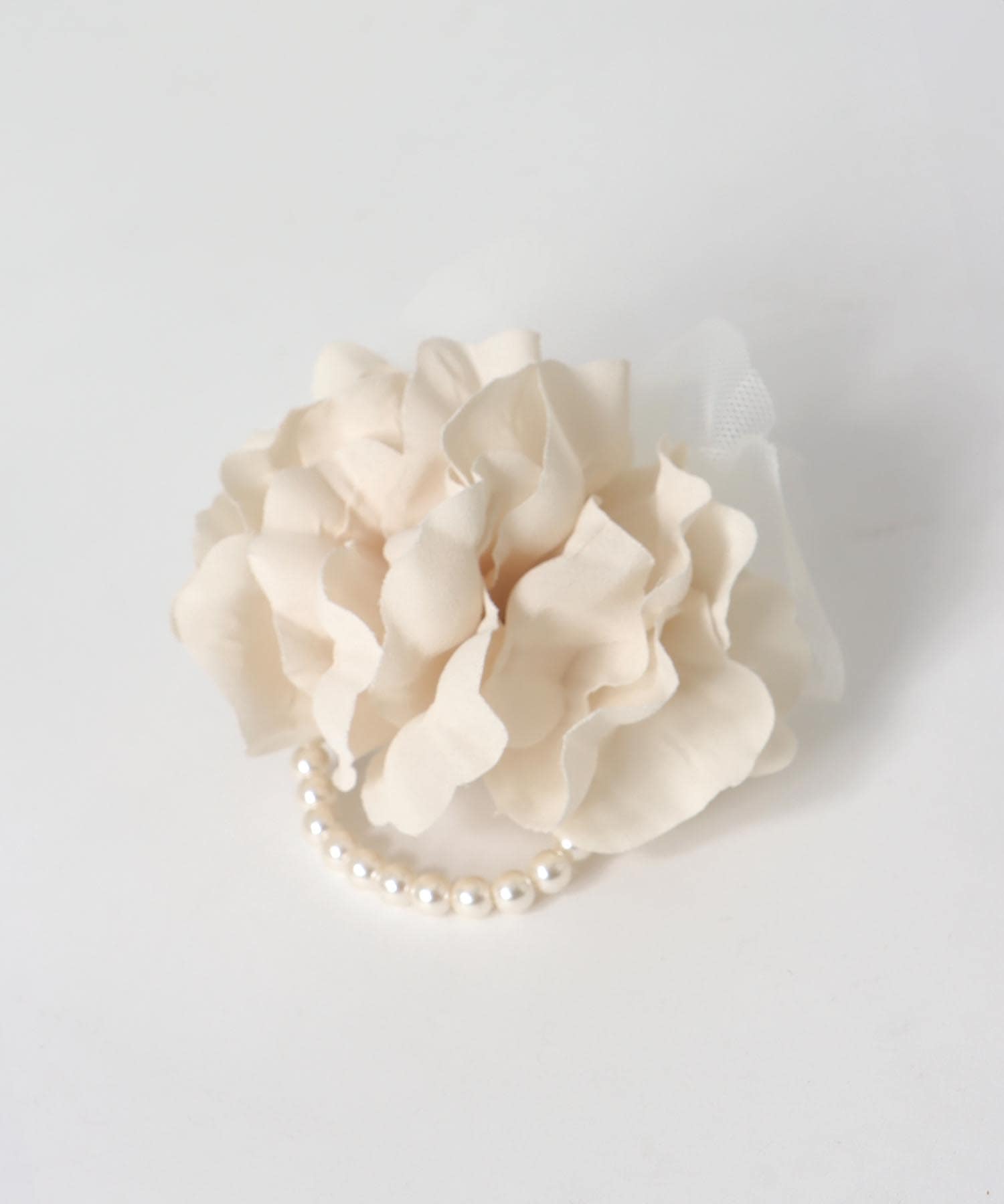 フリル×パールコサージュ