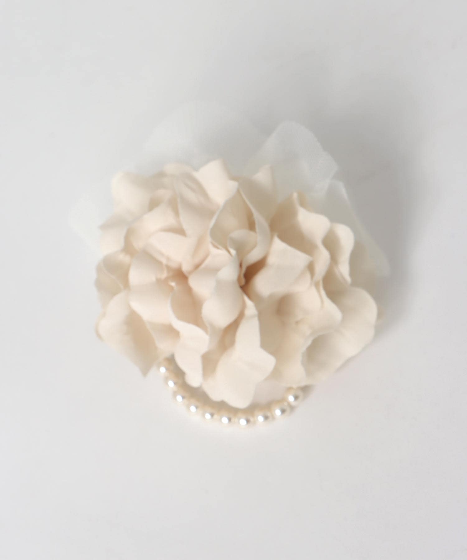 フリル×パールコサージュ