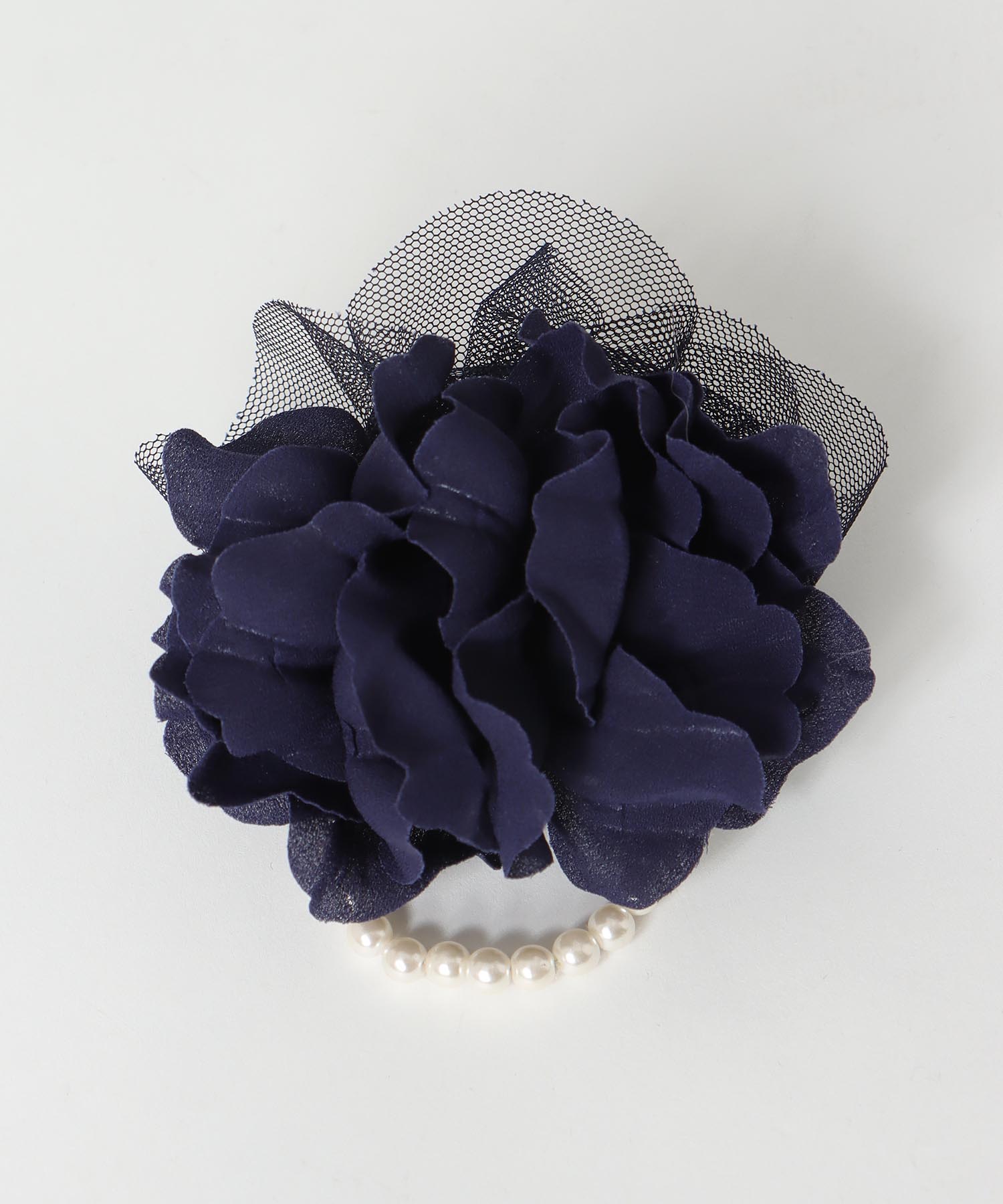 フリル×パールコサージュ