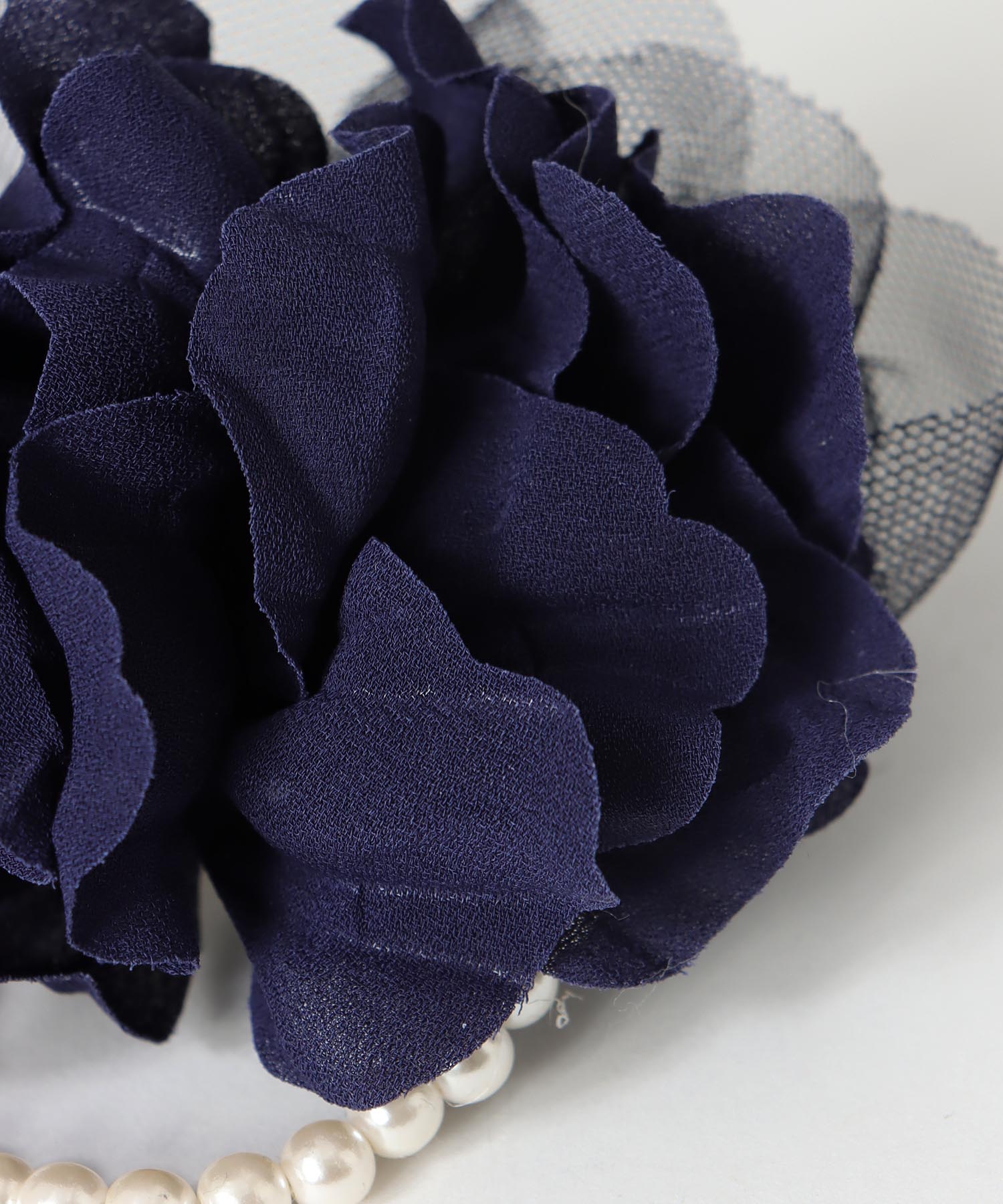 フリル×パールコサージュ