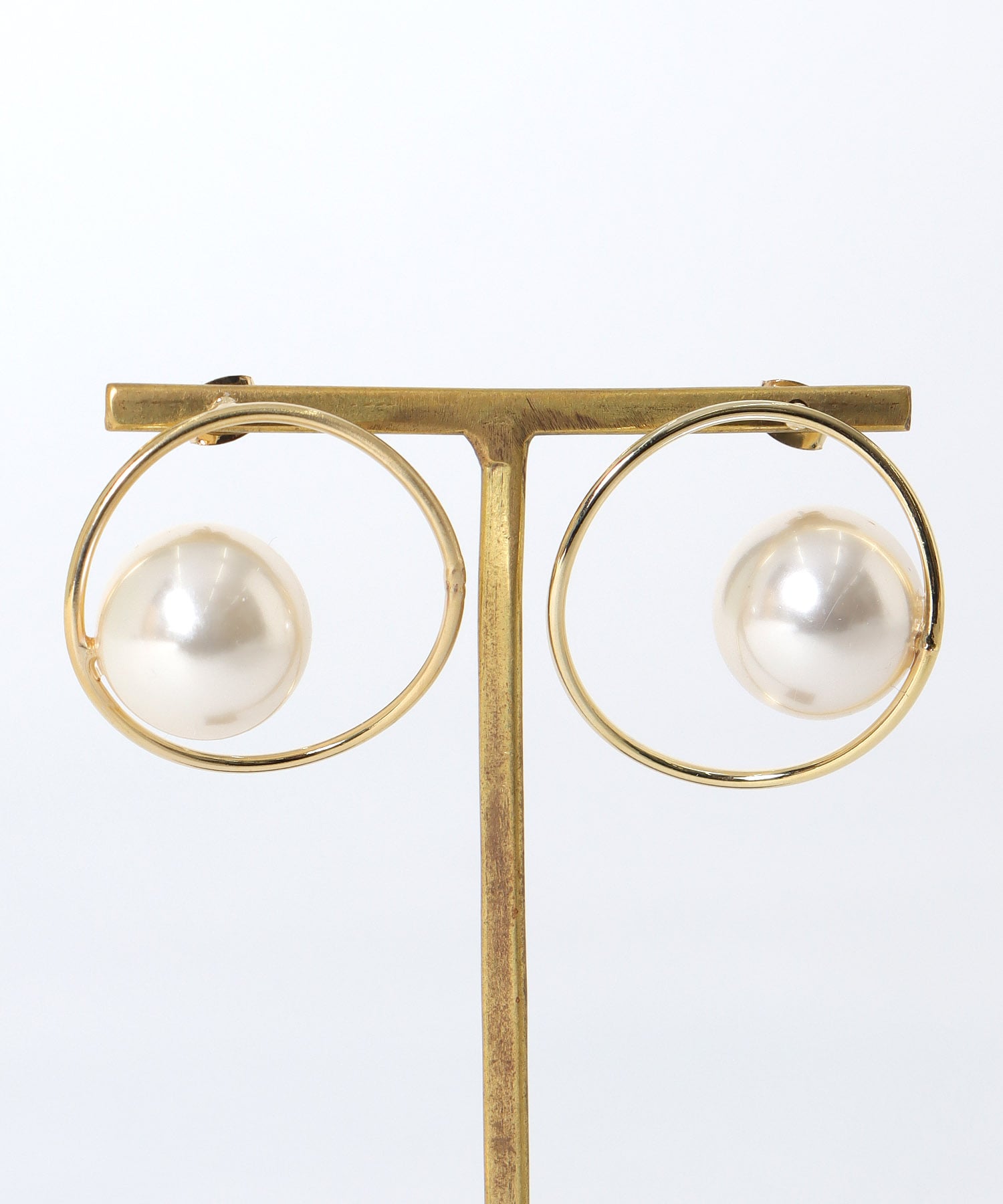 大玉パールフレームピアス