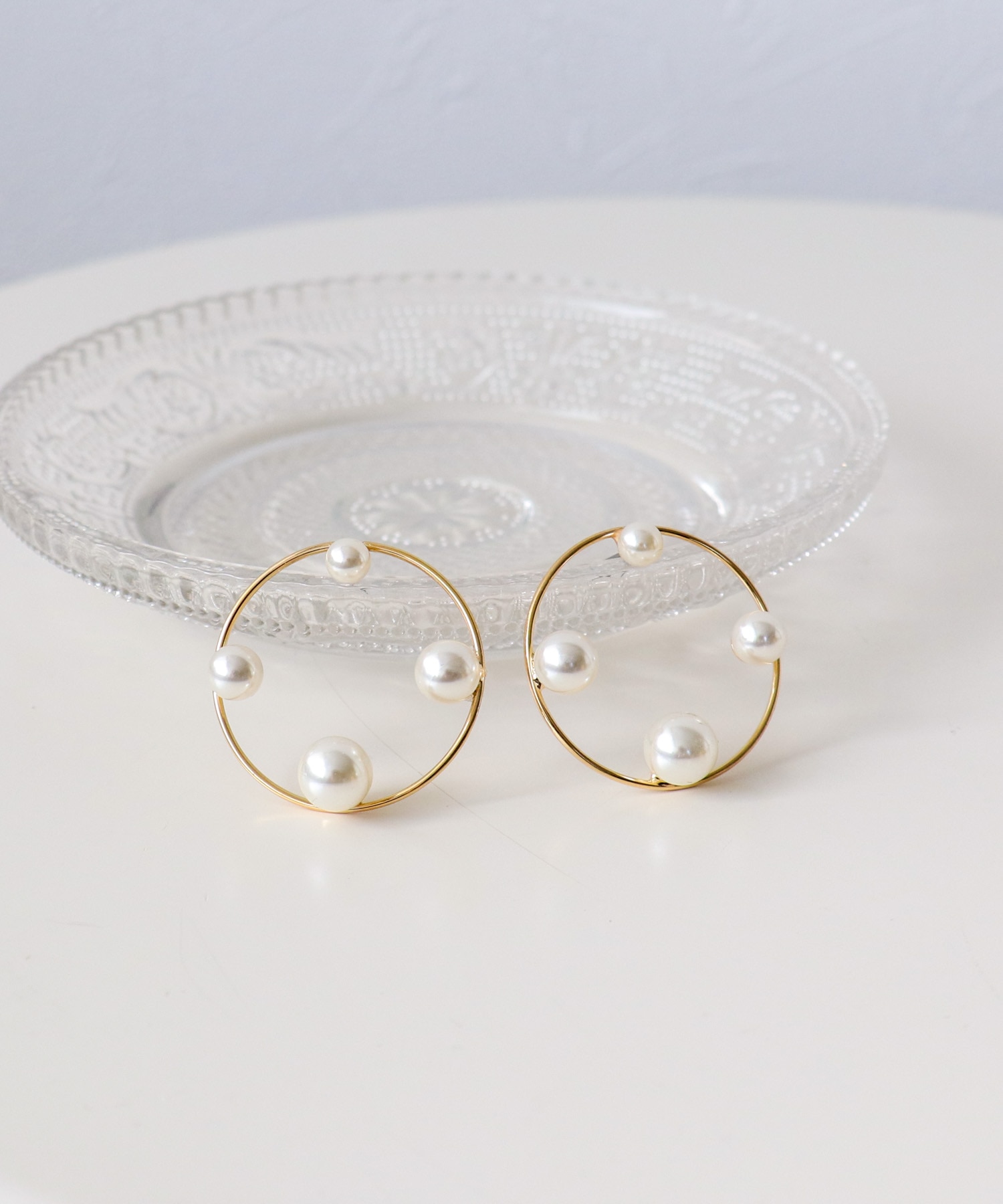 ドットパールフレームピアス