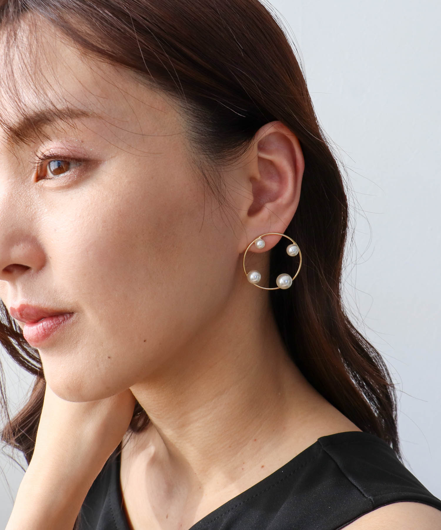 ドットパールフレームピアス