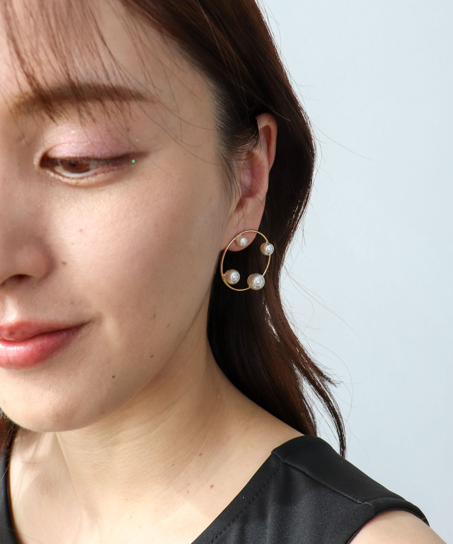 ドットパールフレームピアス