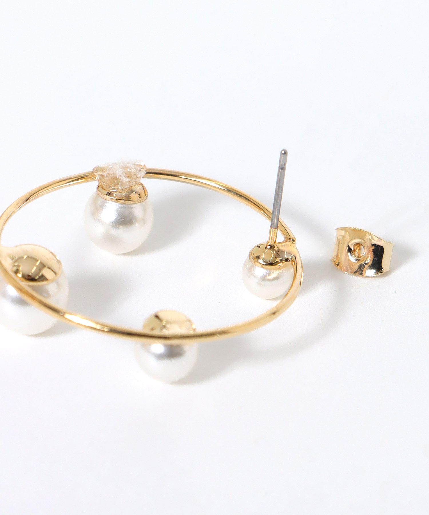 ドットパールフレームピアス