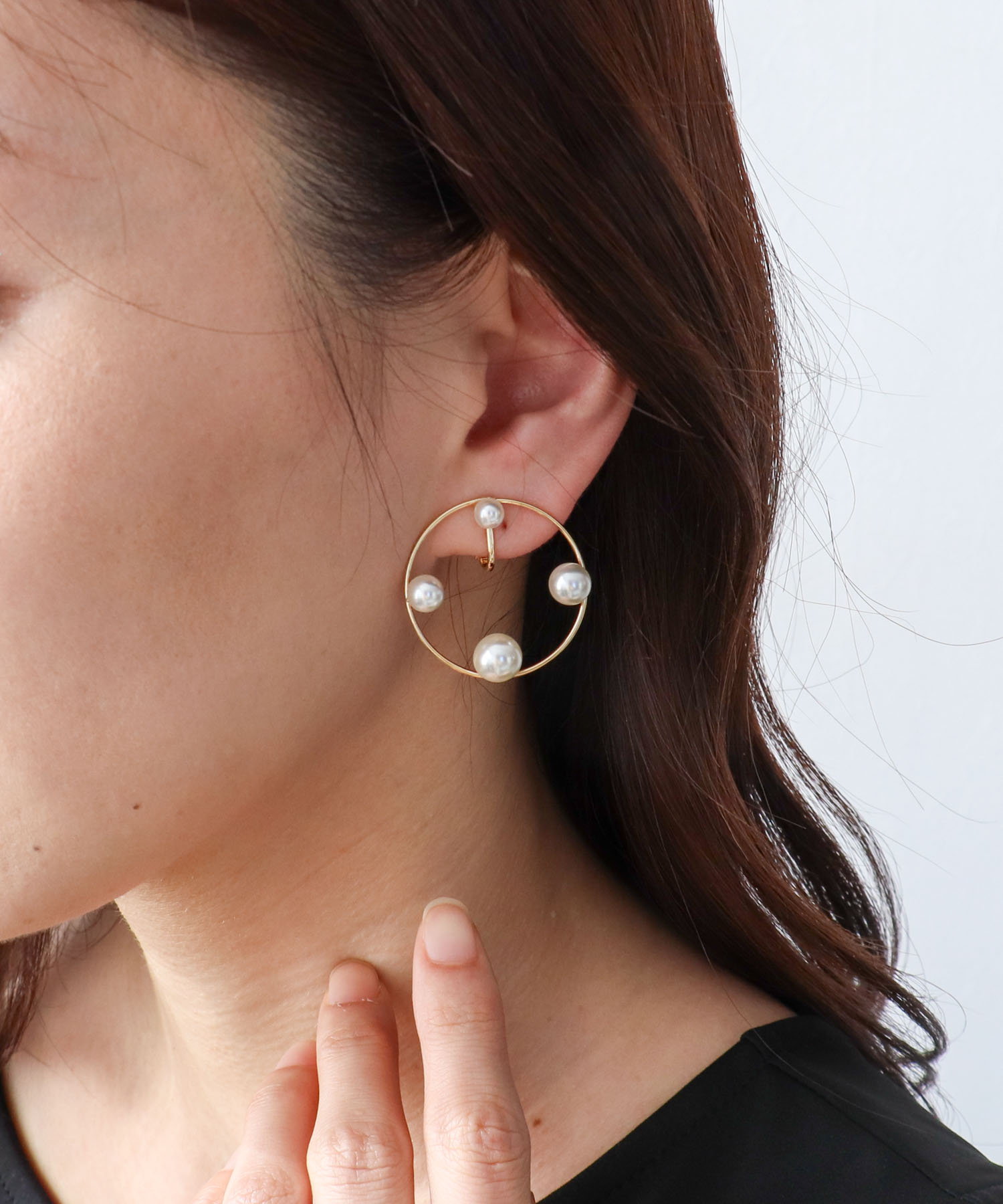 ドットパールフレームイヤリング