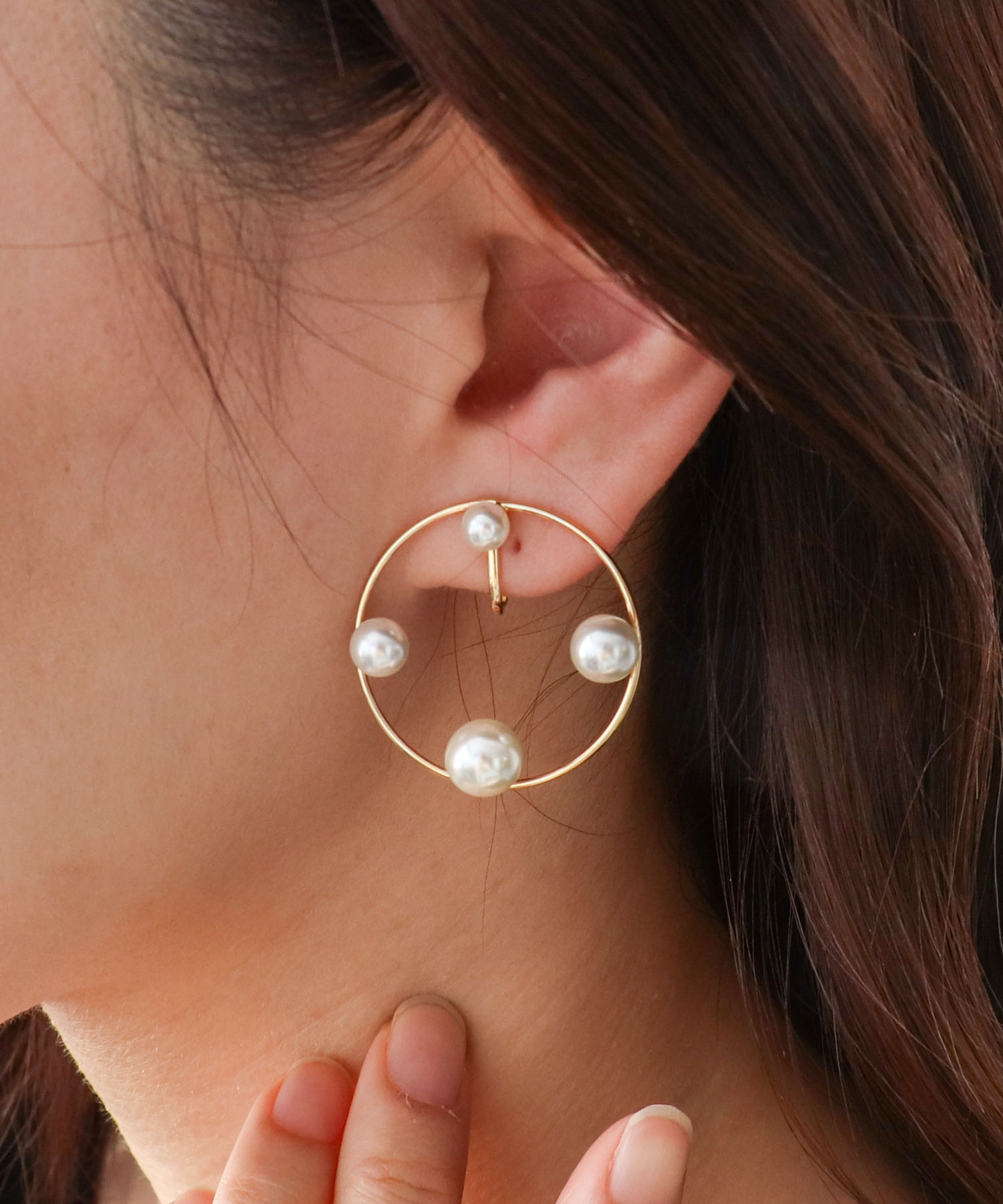 ドットパールフレームイヤリング