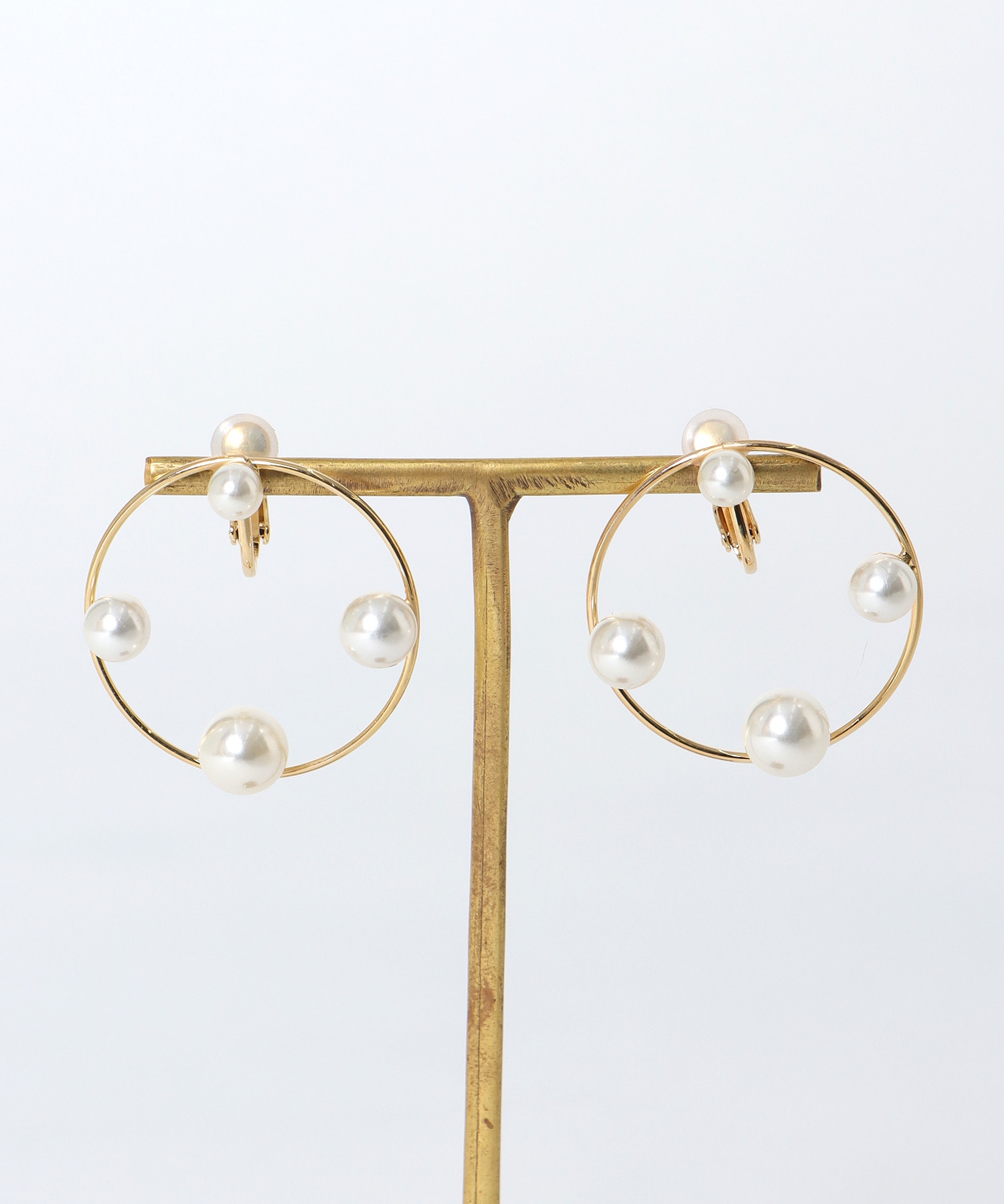 ドットパールフレームイヤリング