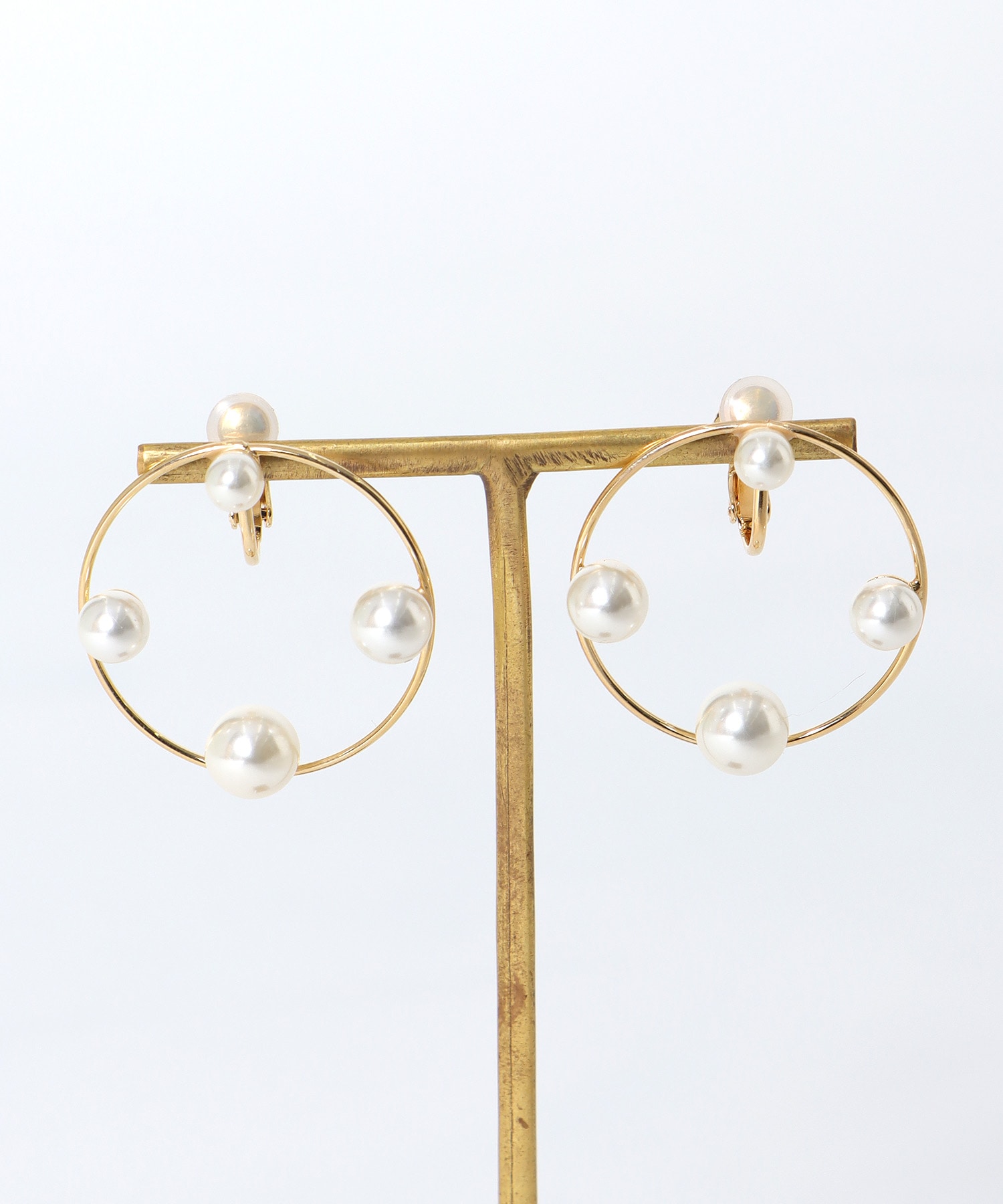 ドットパールフレームイヤリング