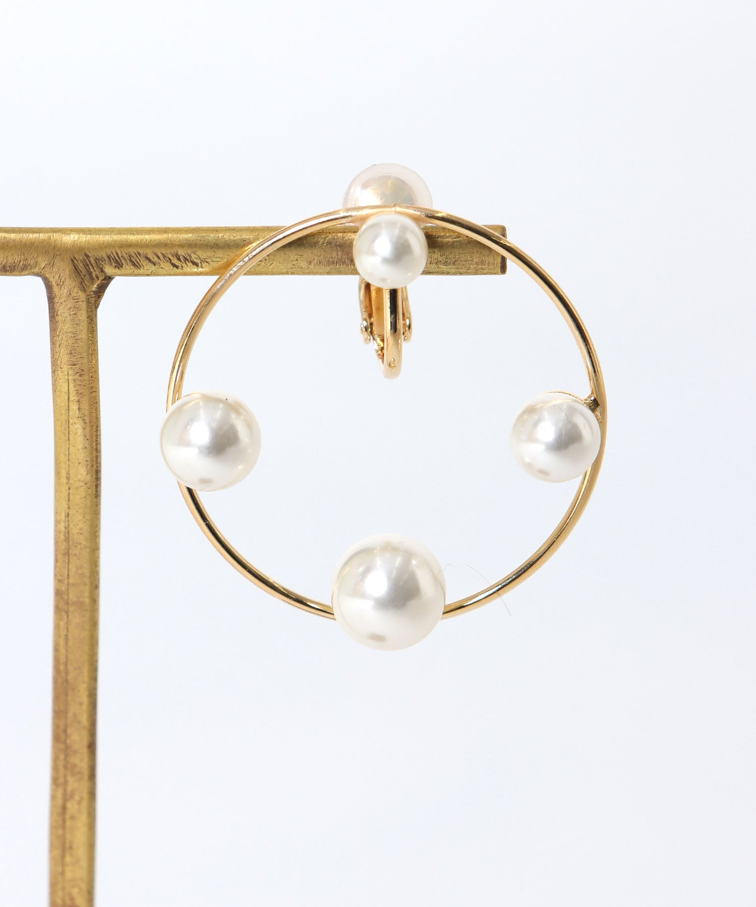 ドットパールフレームイヤリング