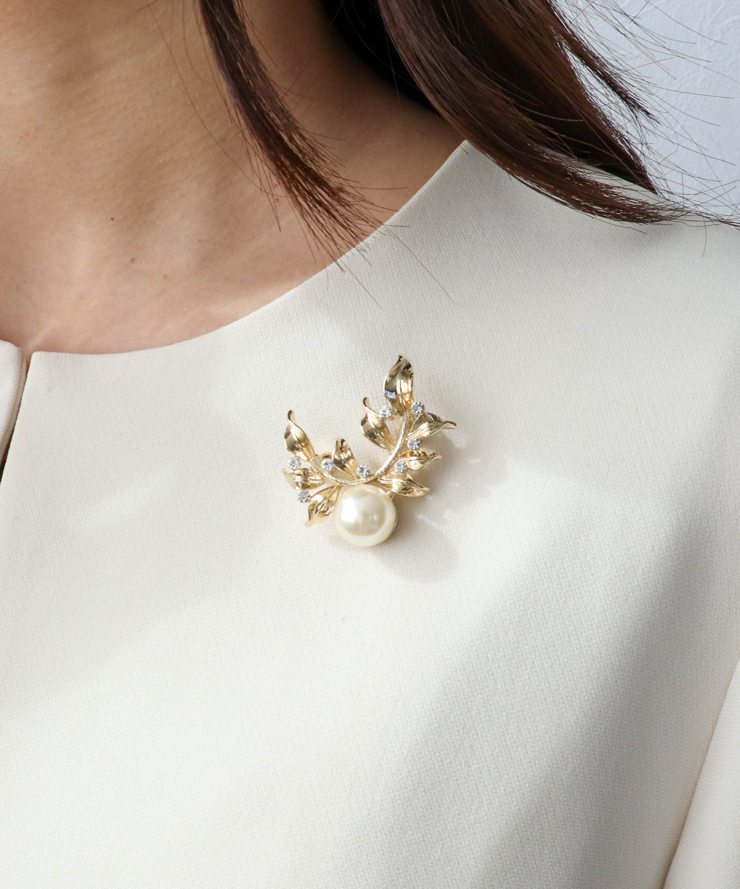 メタリーフパールブローチ