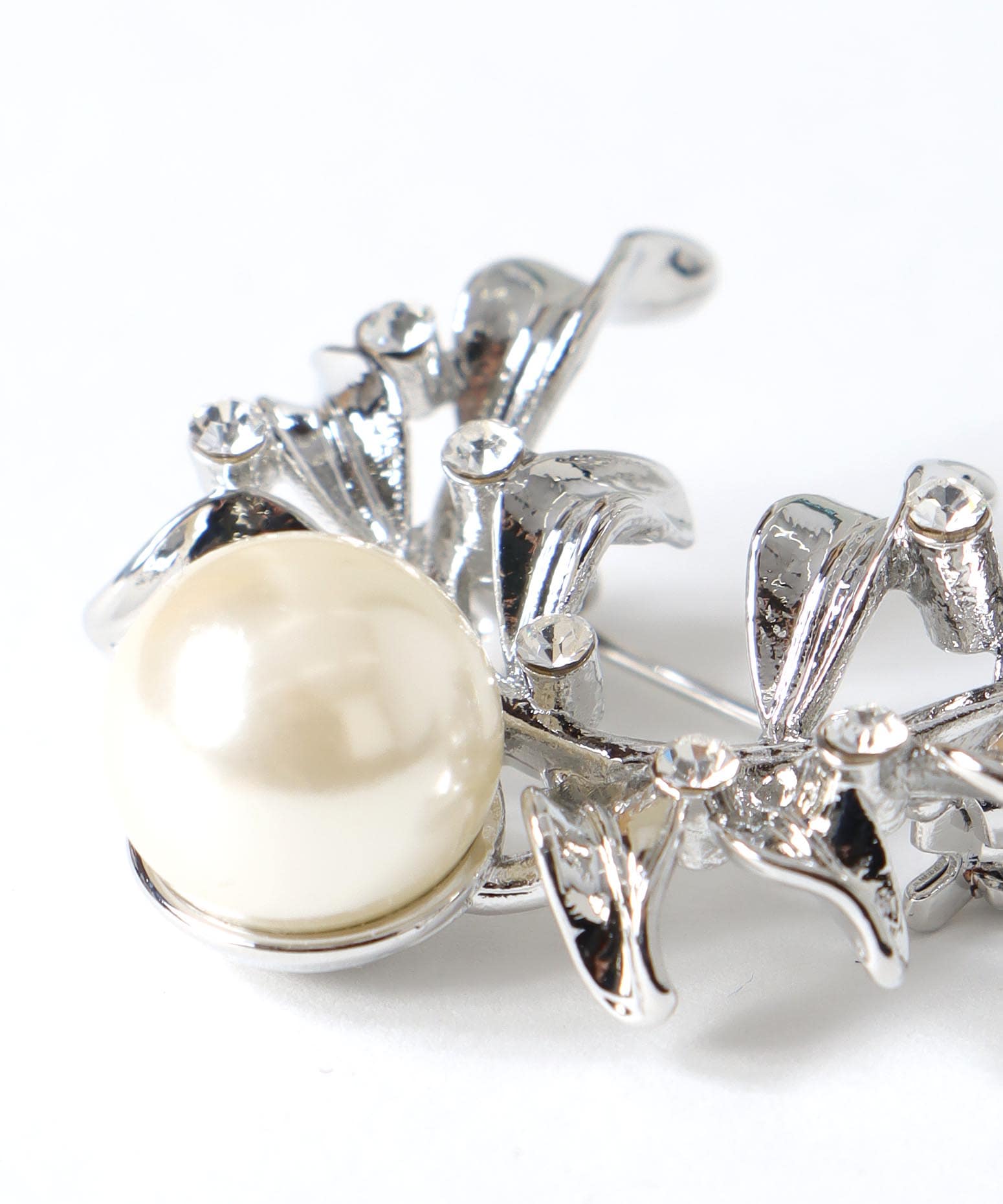 メタリーフパールブローチ