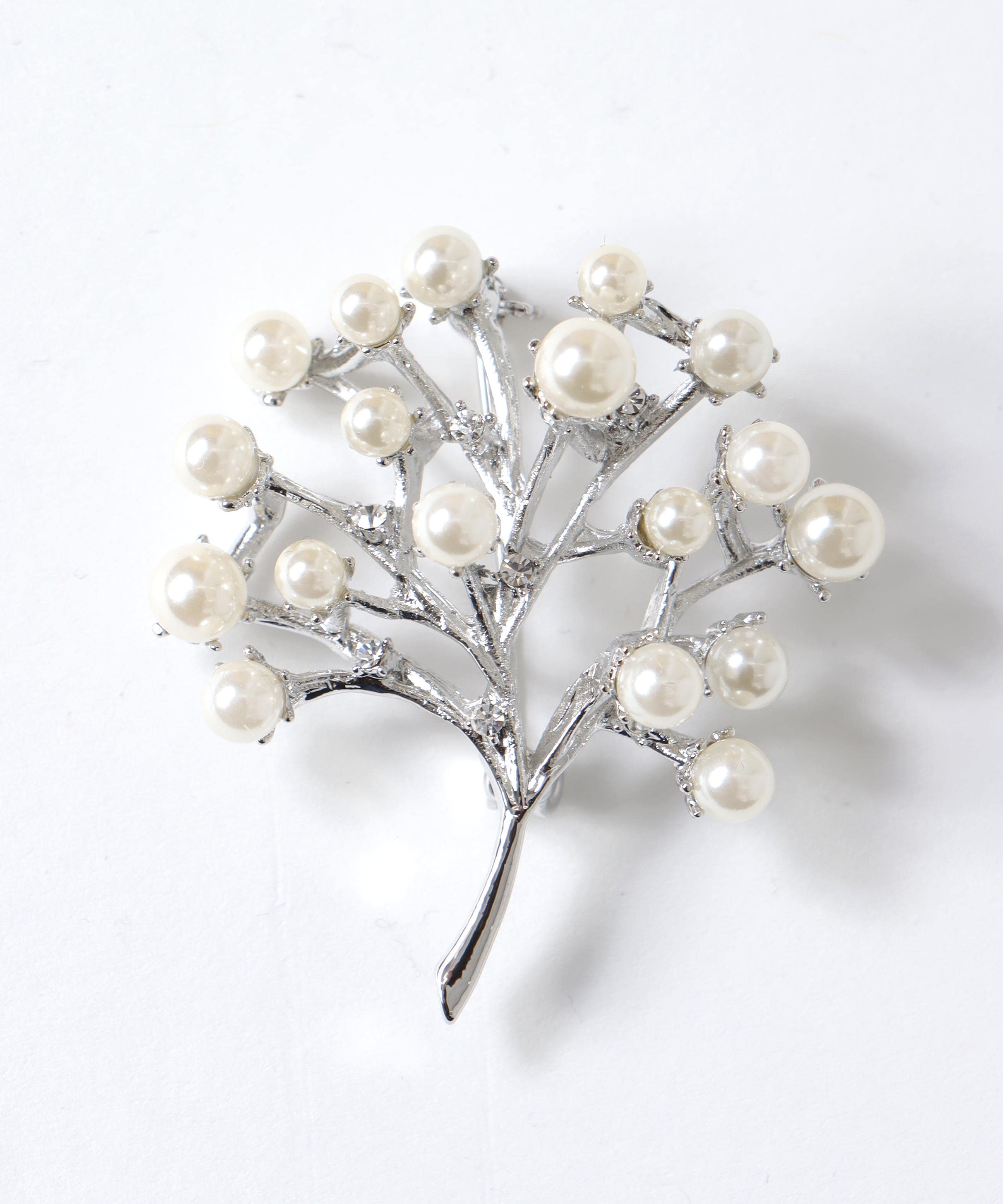 パールツリーブローチ