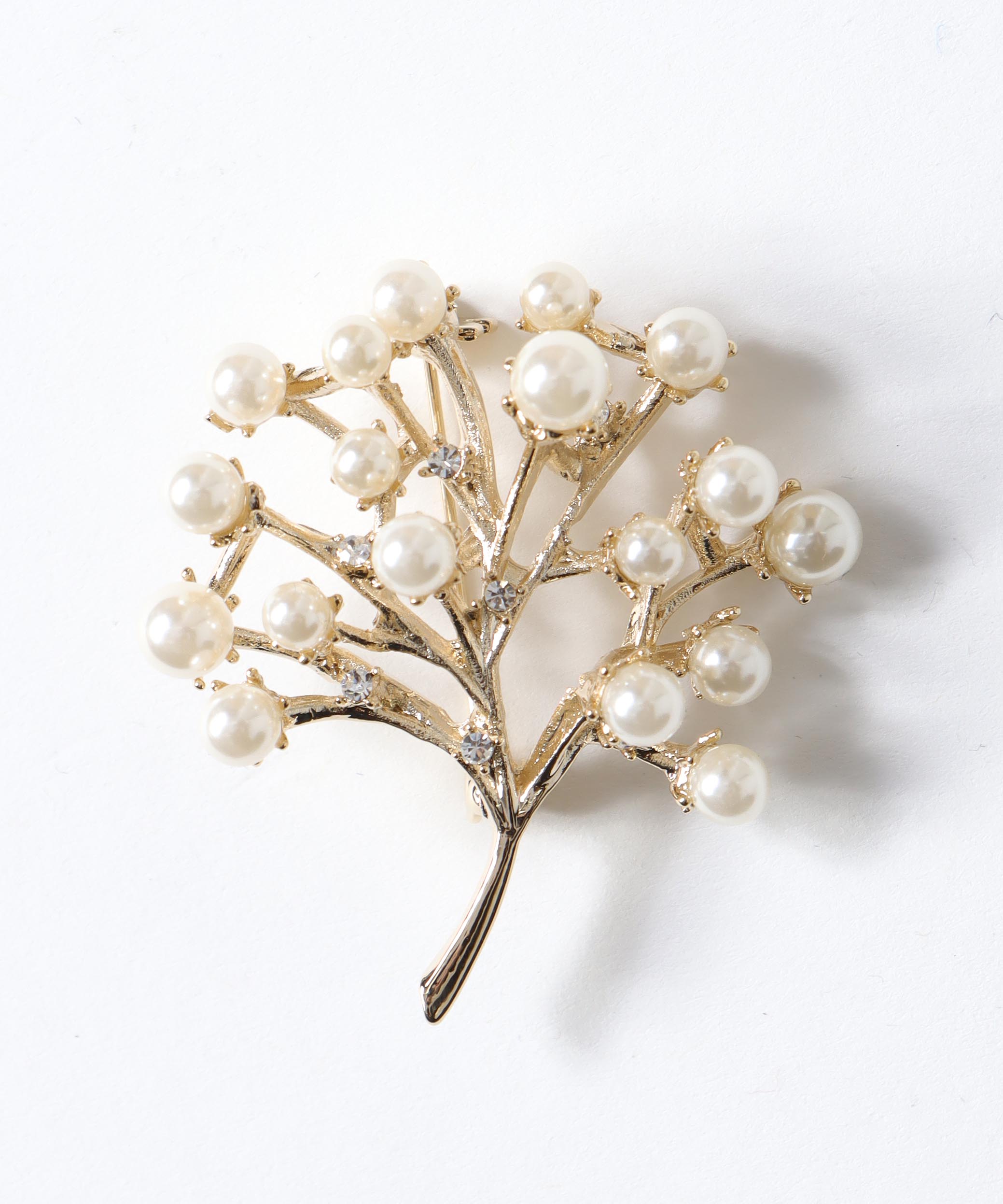 パールツリーブローチ