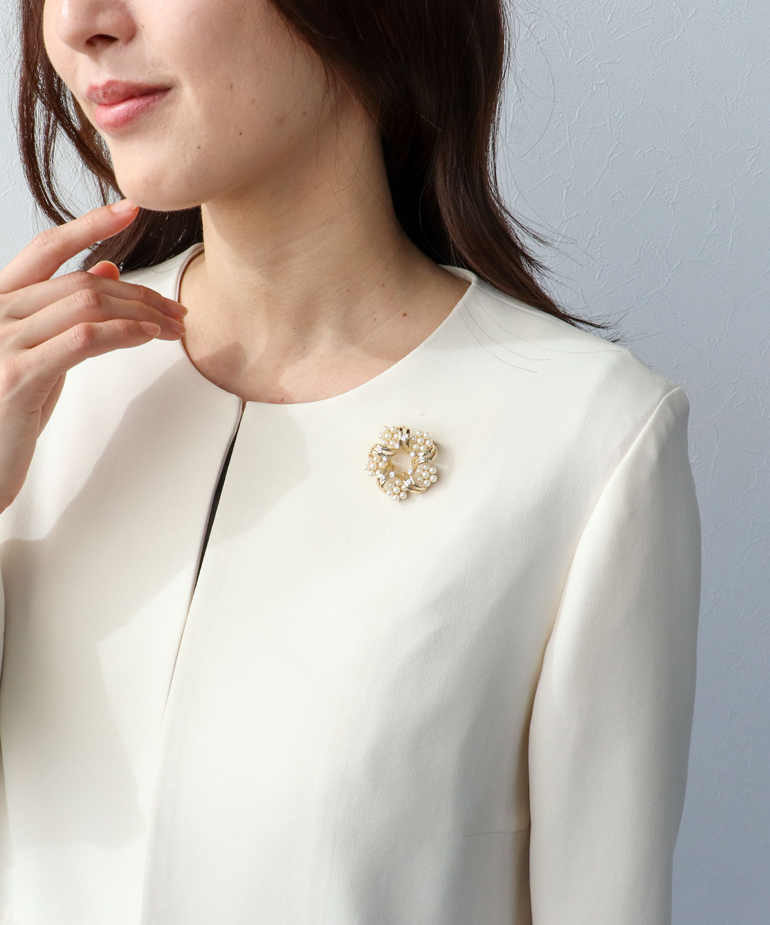 パールフラワーリースブローチ