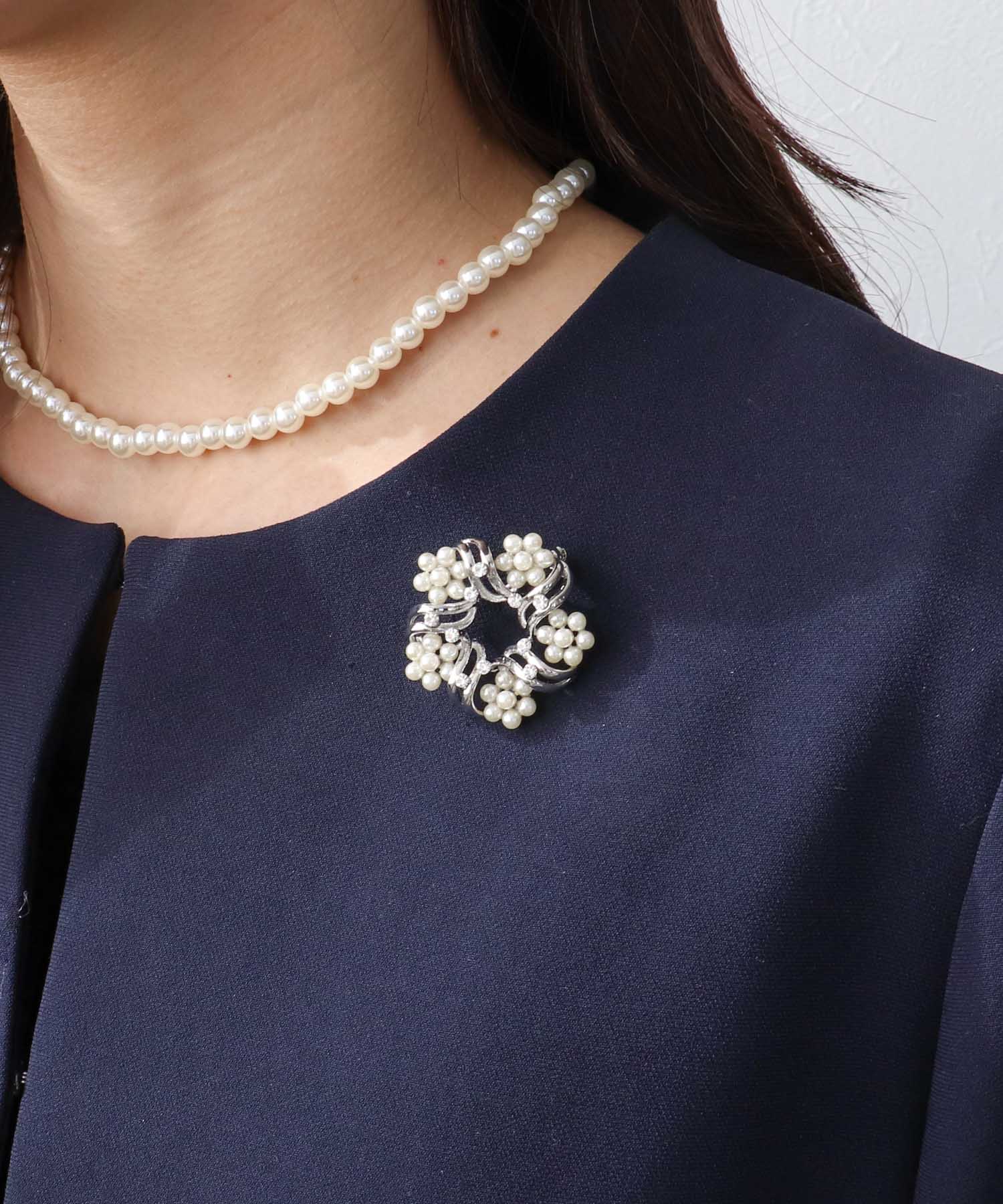 パールフラワーリースブローチ