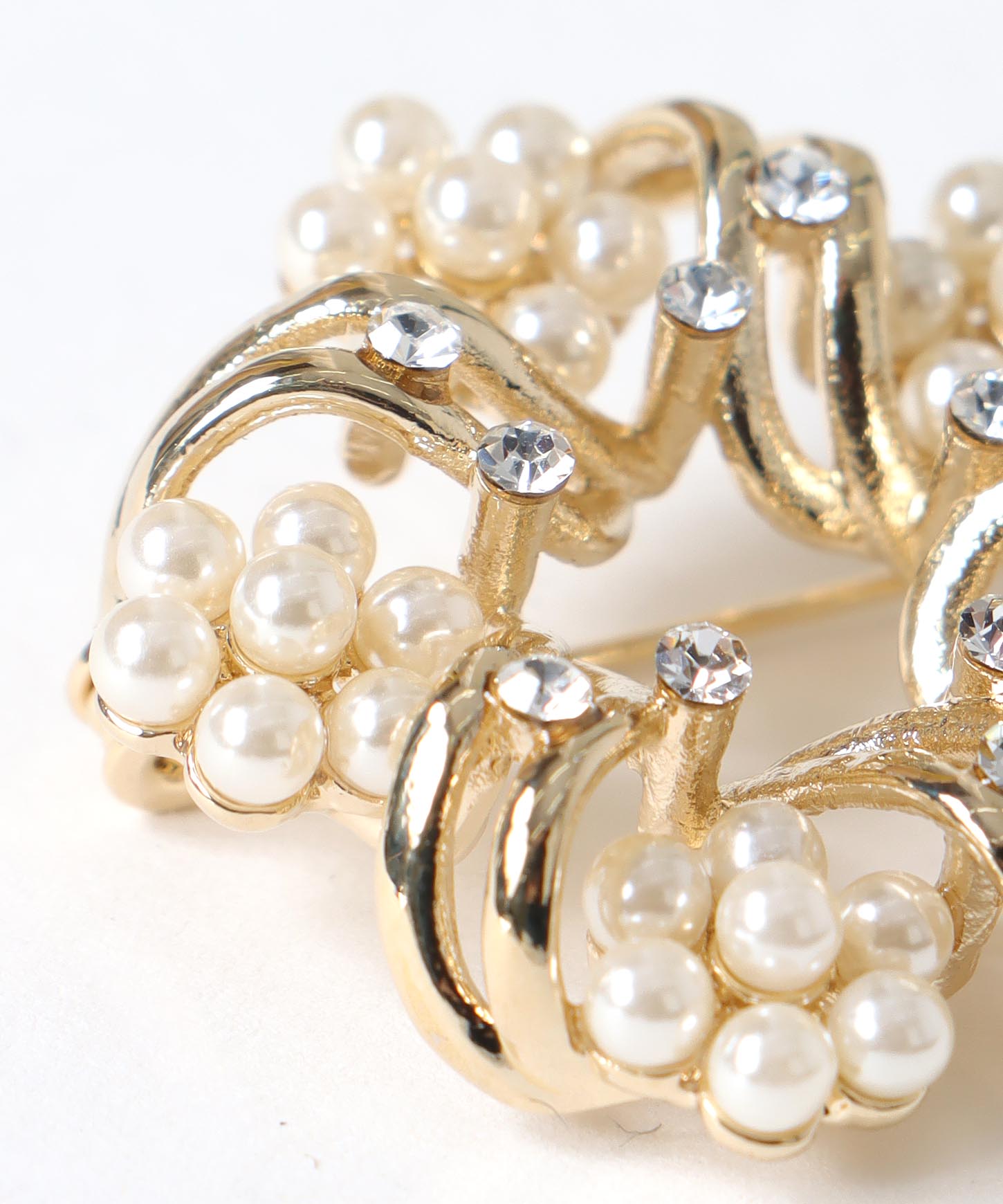 パールフラワーリースブローチ