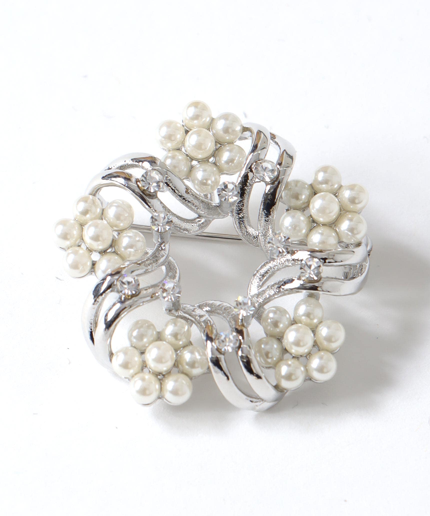 パールフラワーリースブローチ