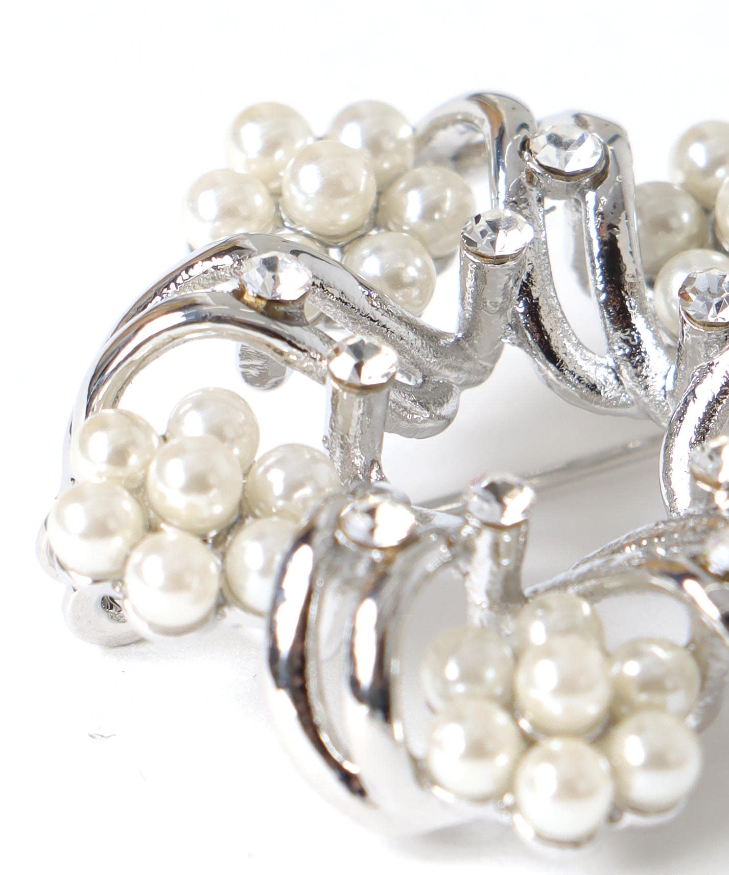 パールフラワーリースブローチ