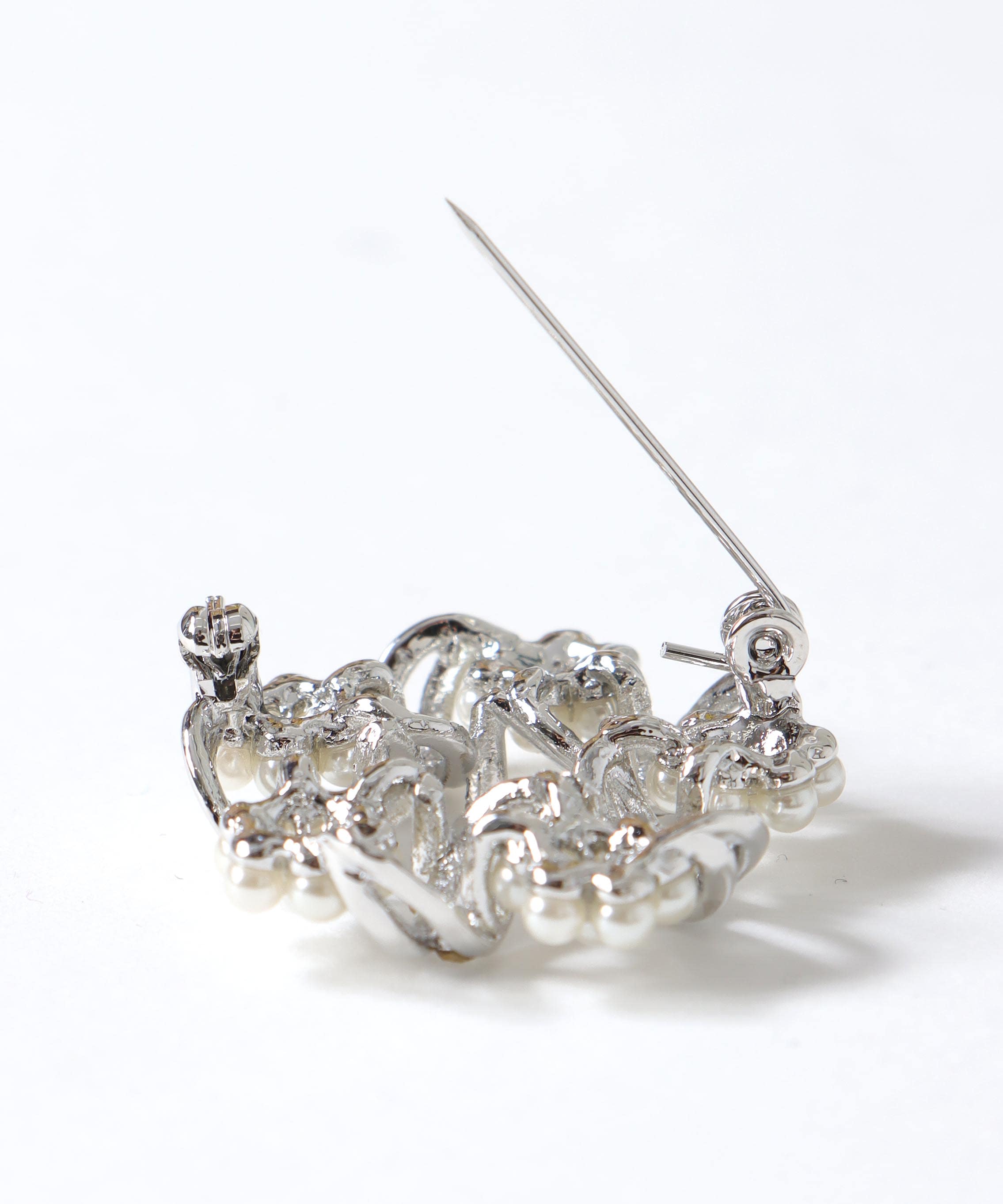 パールフラワーリースブローチ