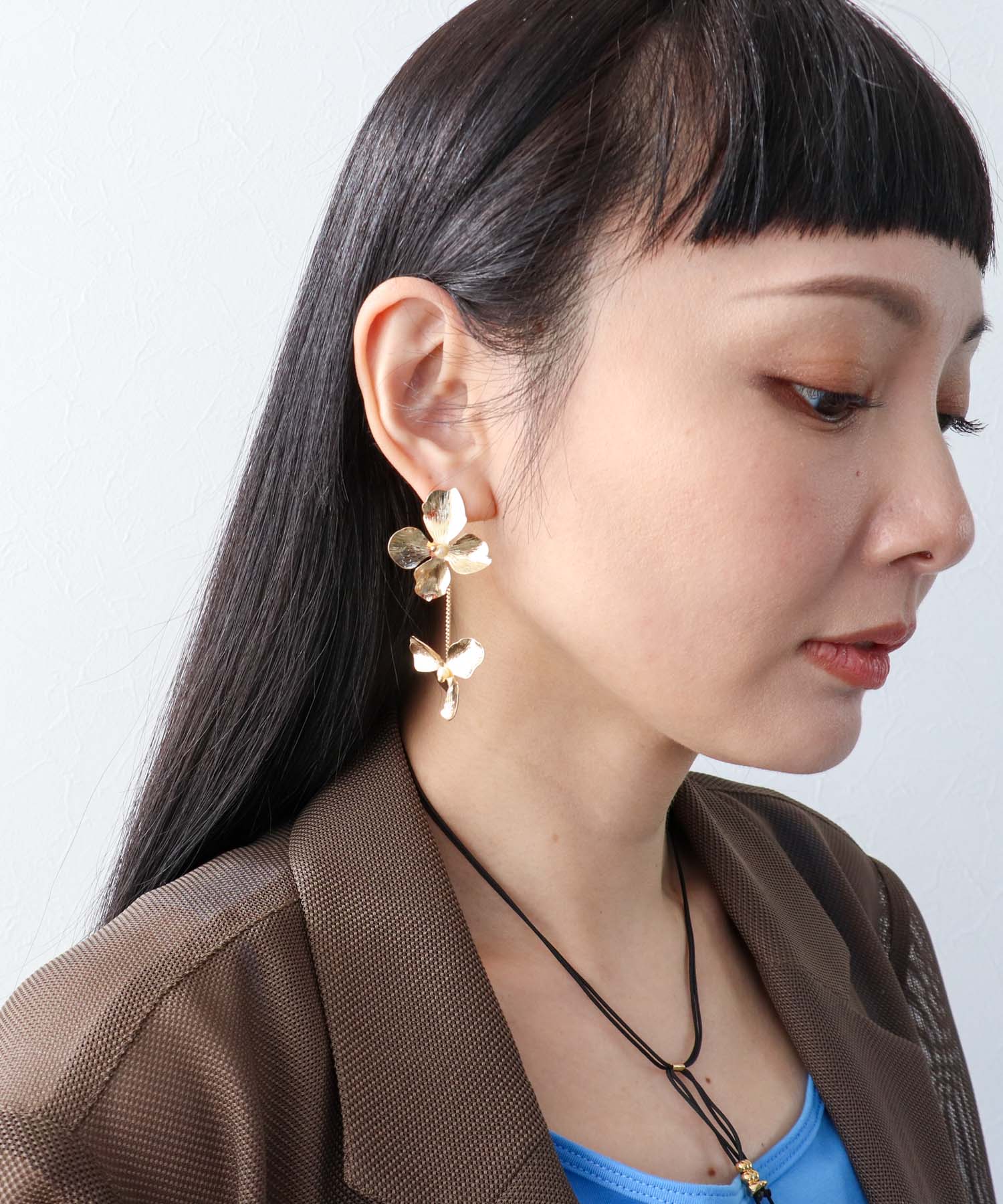 メタルフラワーピアス
