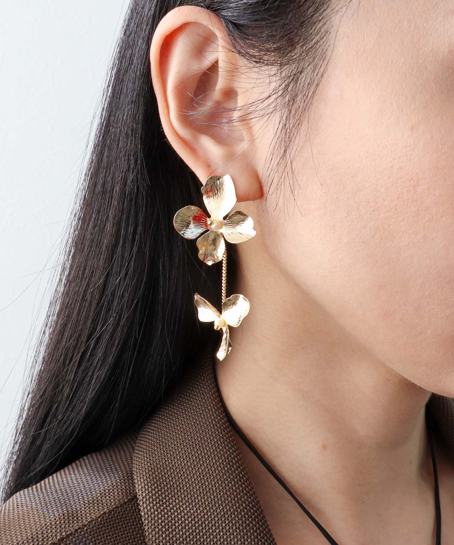 メタルフラワーピアス