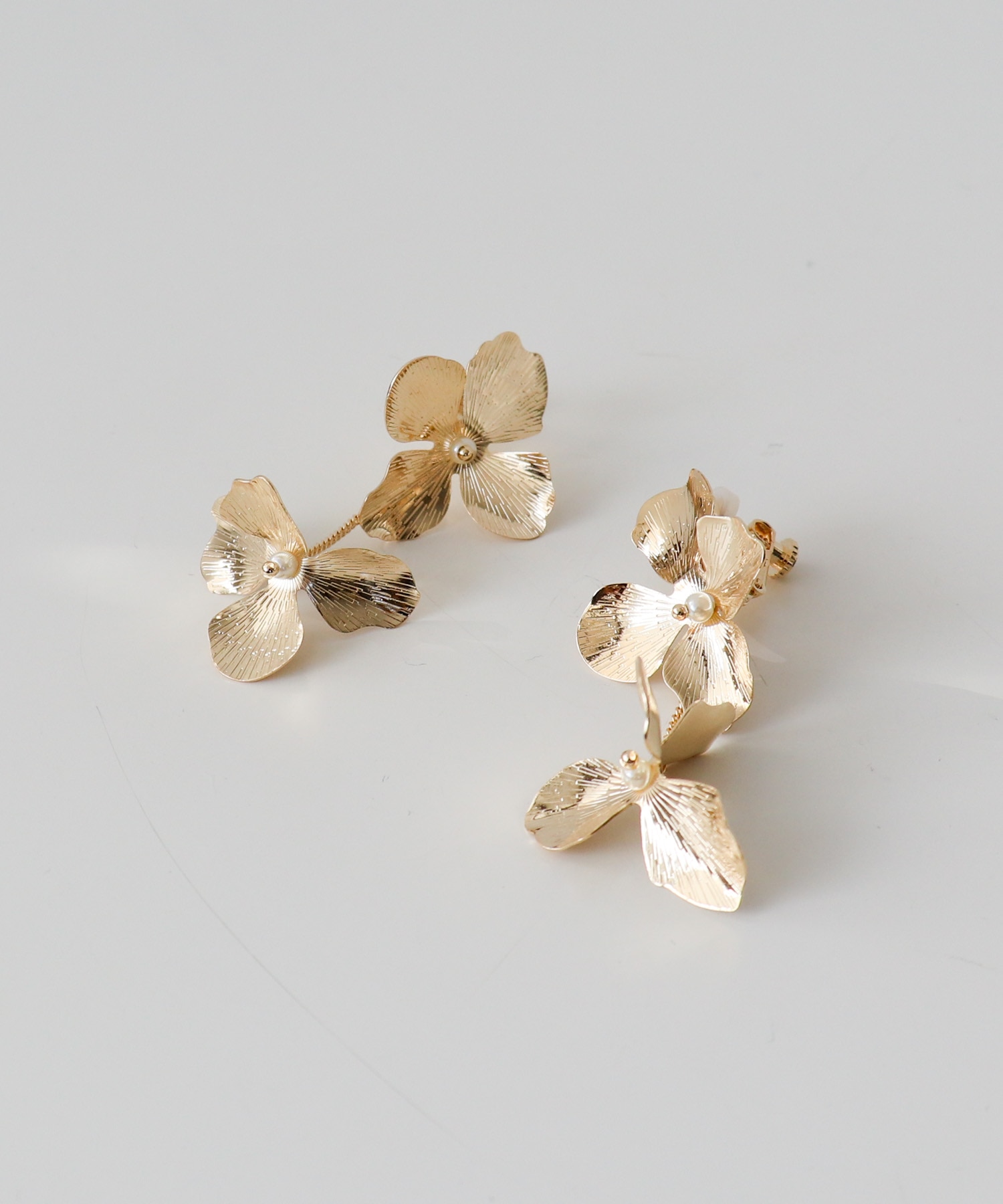 メタルフラワーイヤリング