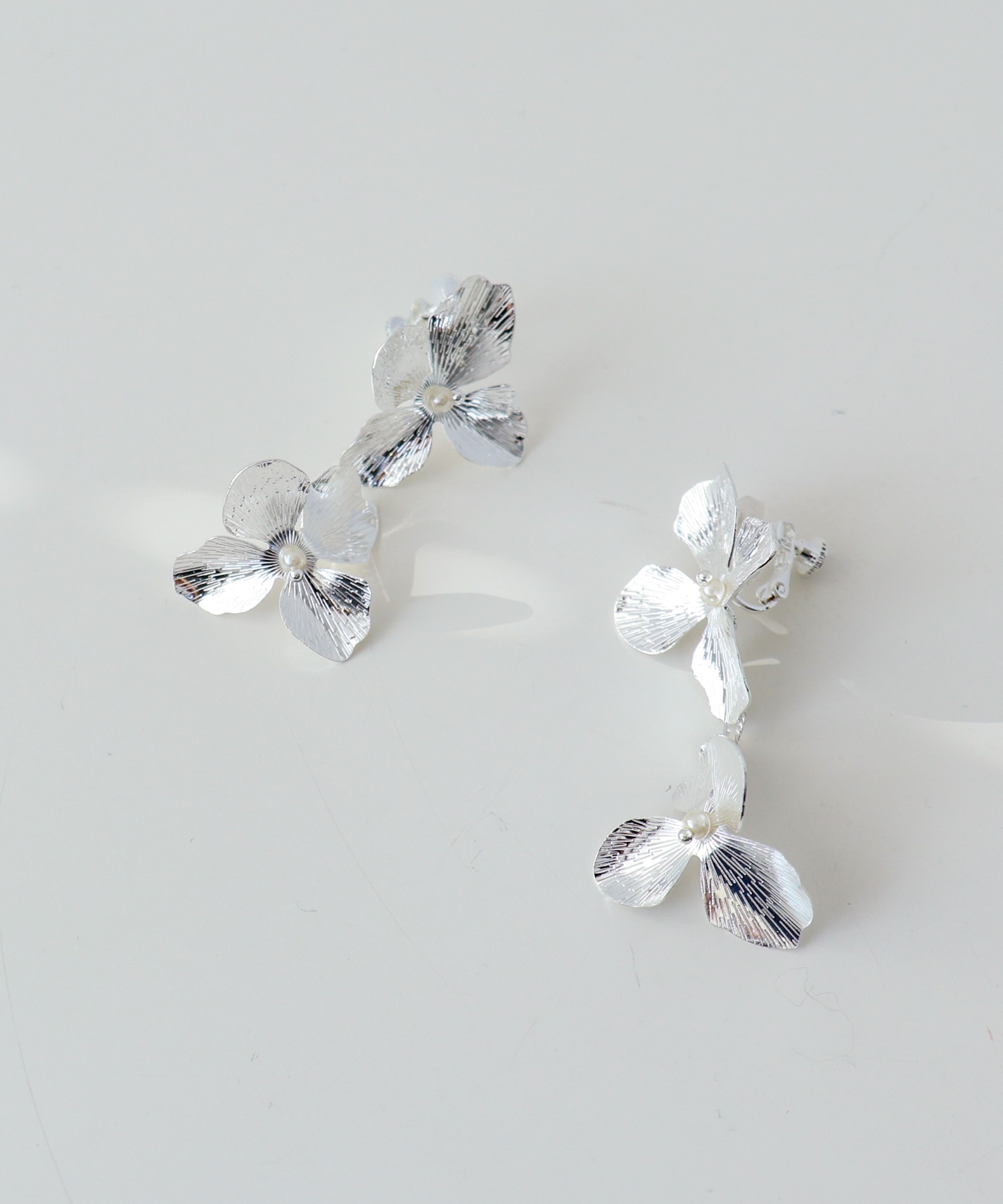 メタルフラワーイヤリング